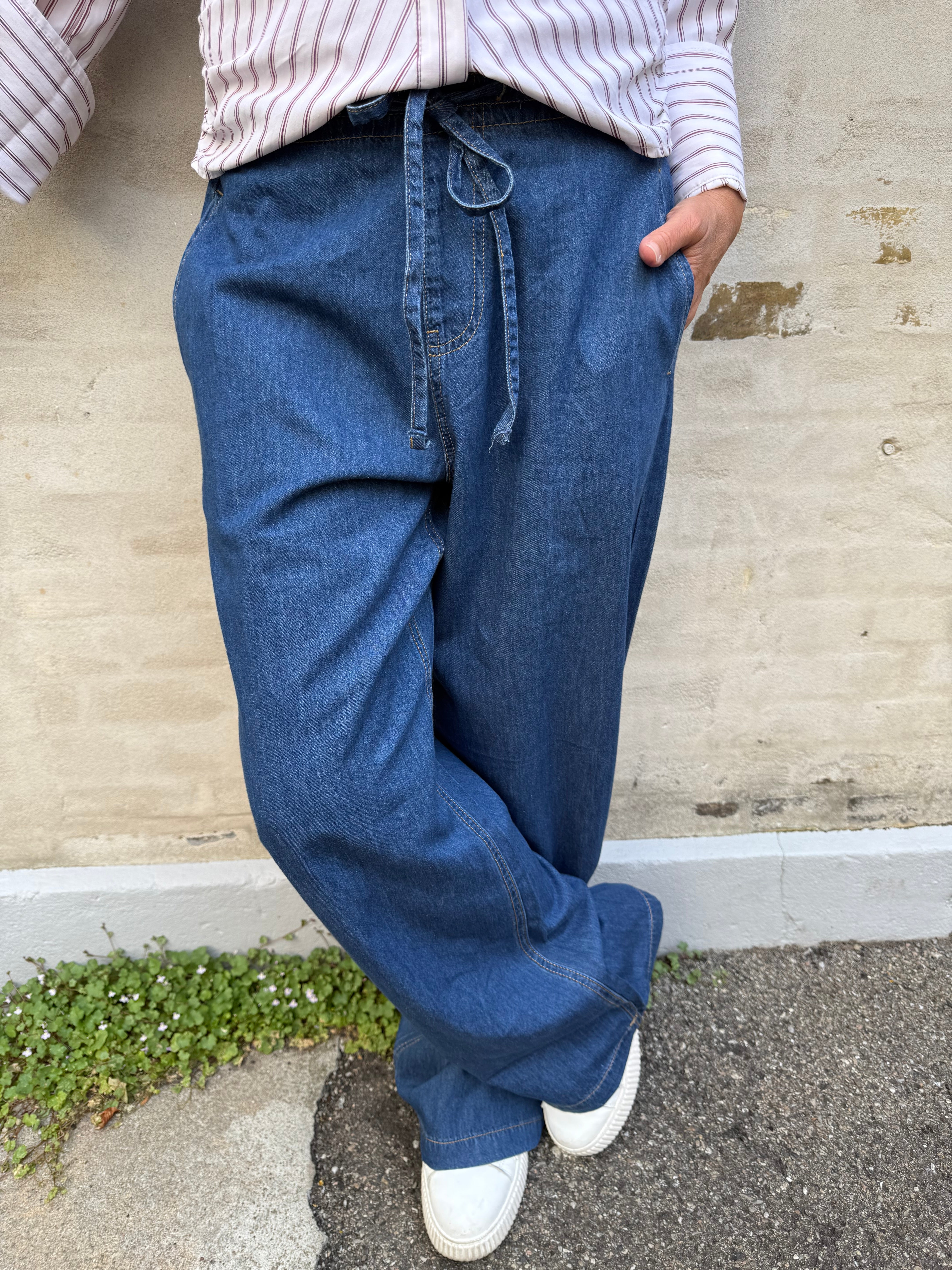 Avril Bukser - Dark Blue Wash