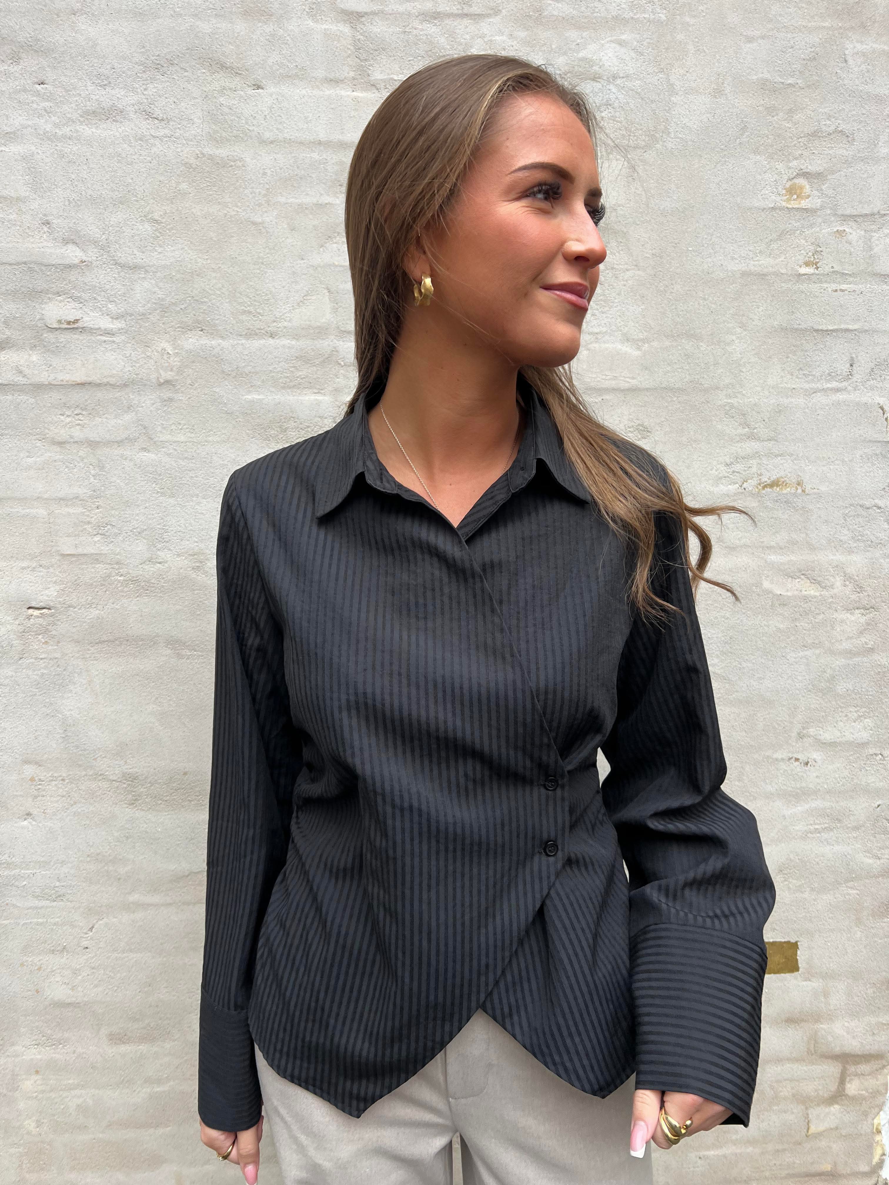 Fenli Tone Stripe Shirt - Black