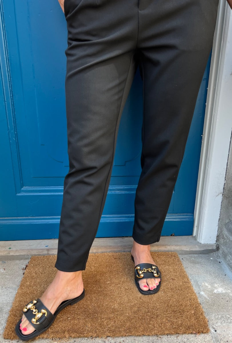 Lisa Slim Pant - Black