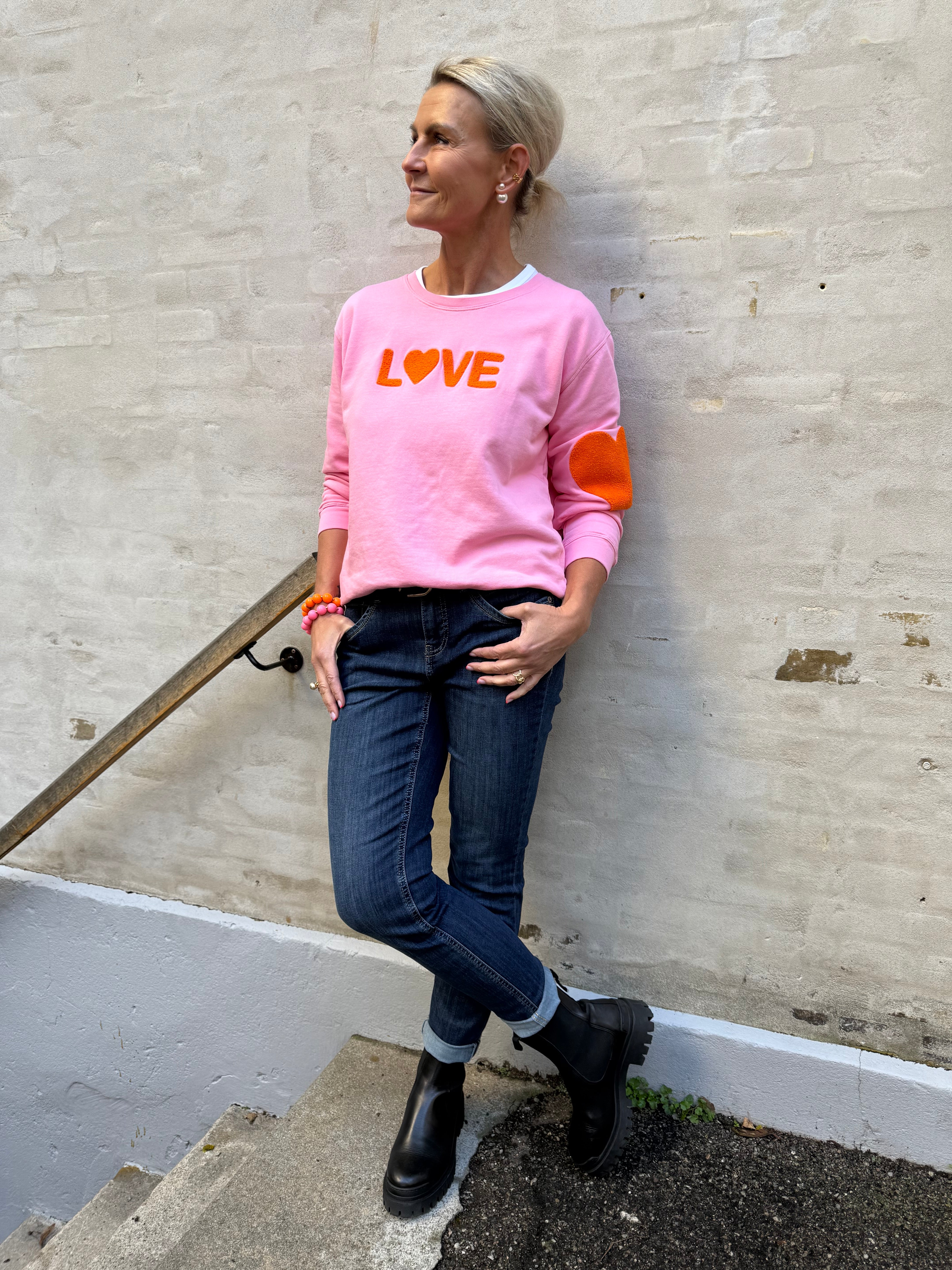 Sweat LOVE - Auora pink with orange embroidery classic