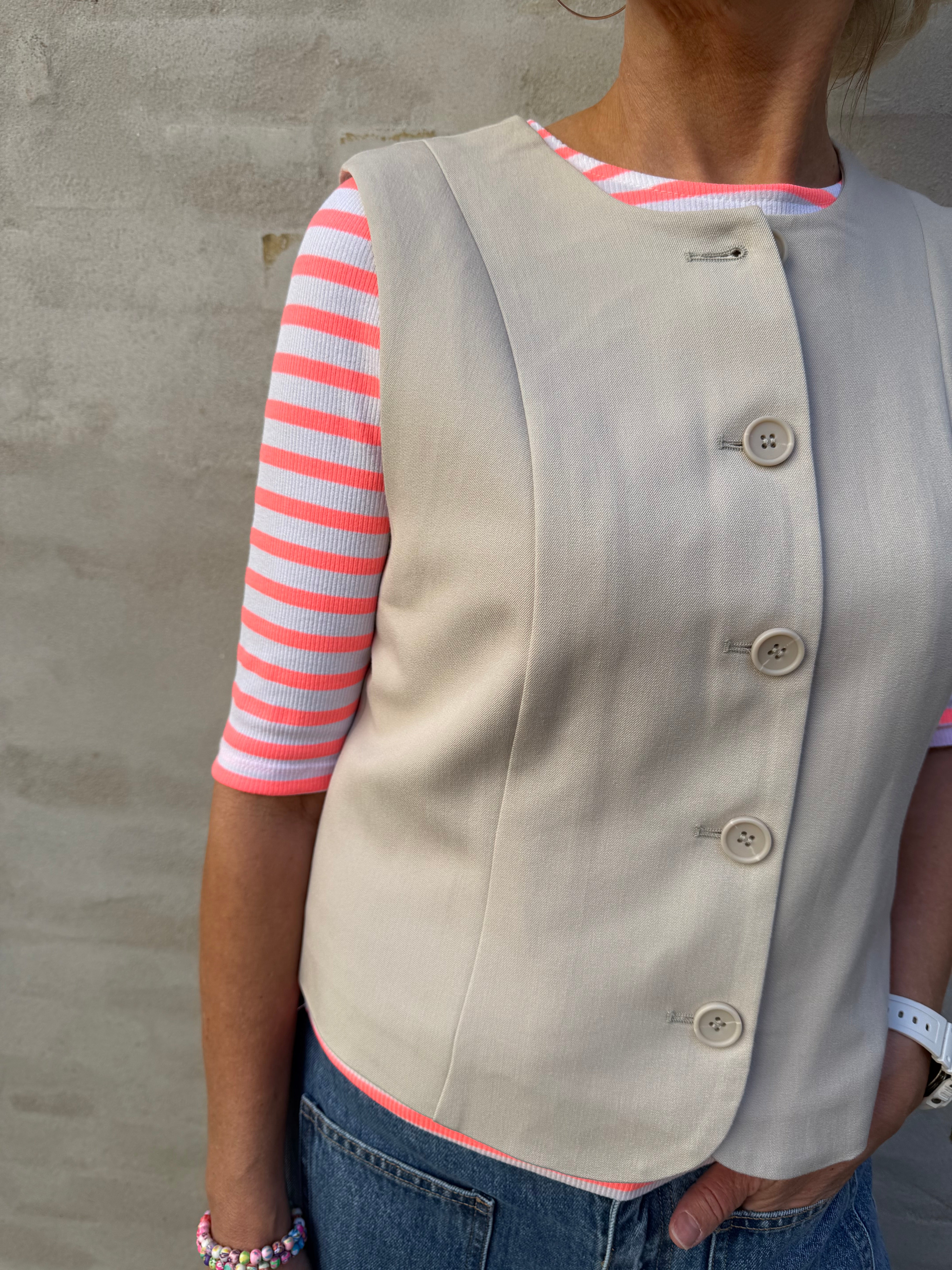 KAMIL FITTED VEST - Silver Lining