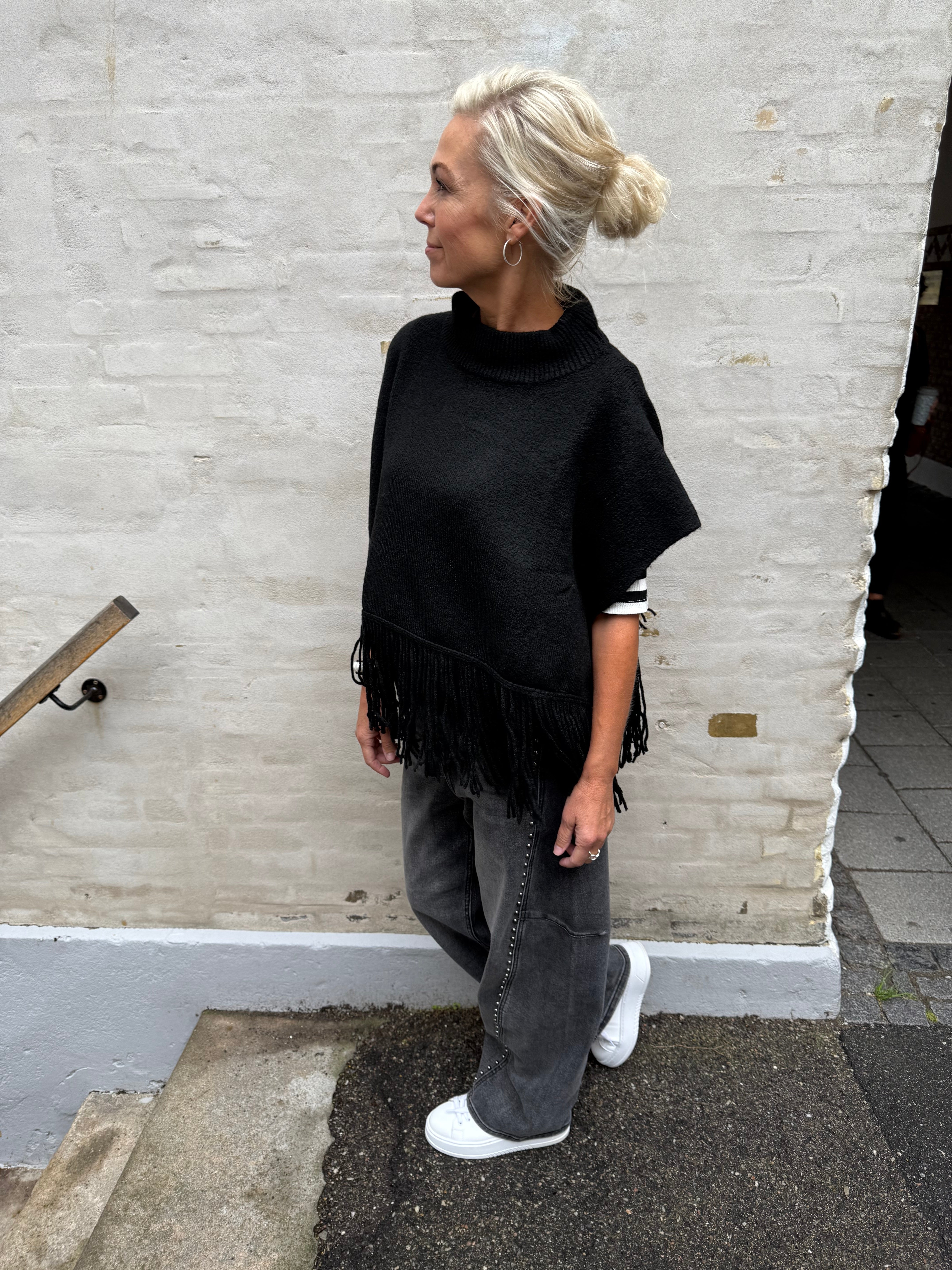 JULLE PONCHO - Black