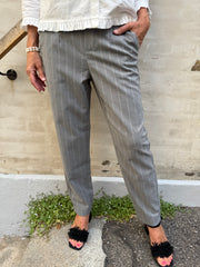 Lisa Slim Pant - Medium Grey/Humus