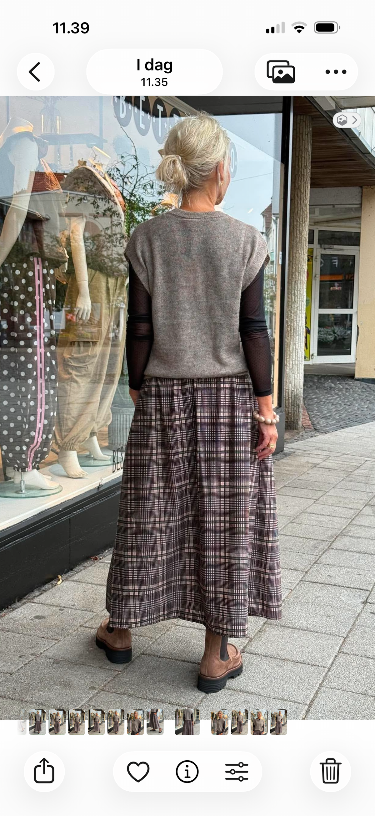 YORK Check Skirt - Black