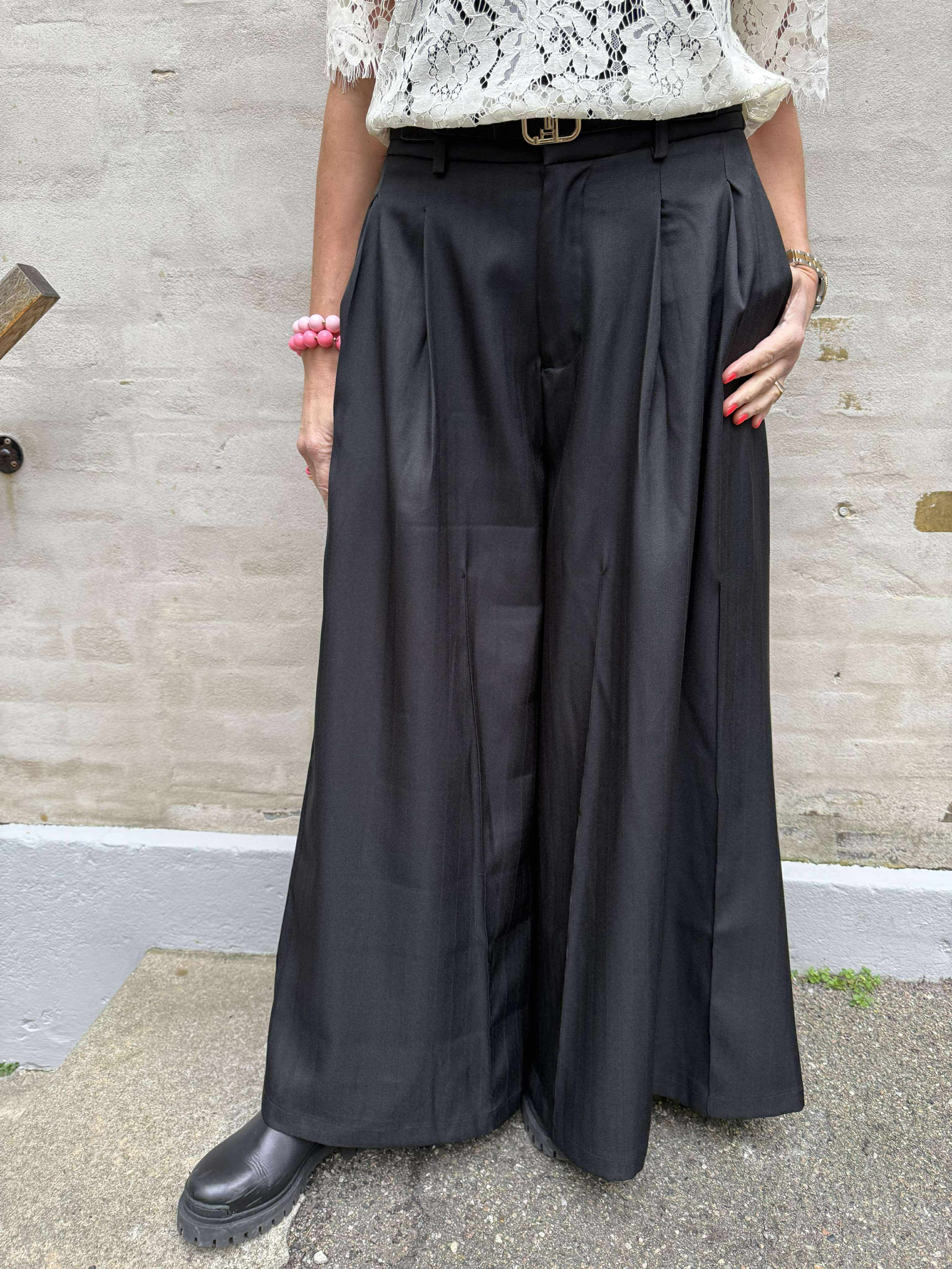 ParisCC Skirt Pant - Black