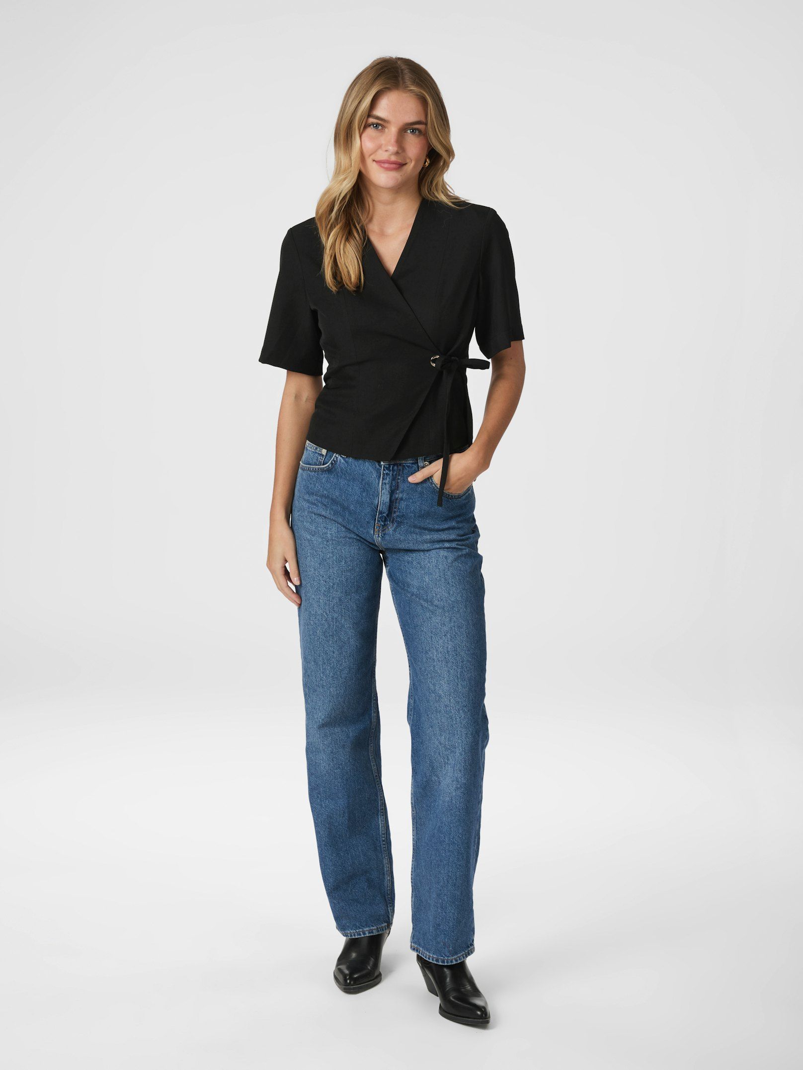 Simmo Eyelet Blouse Black