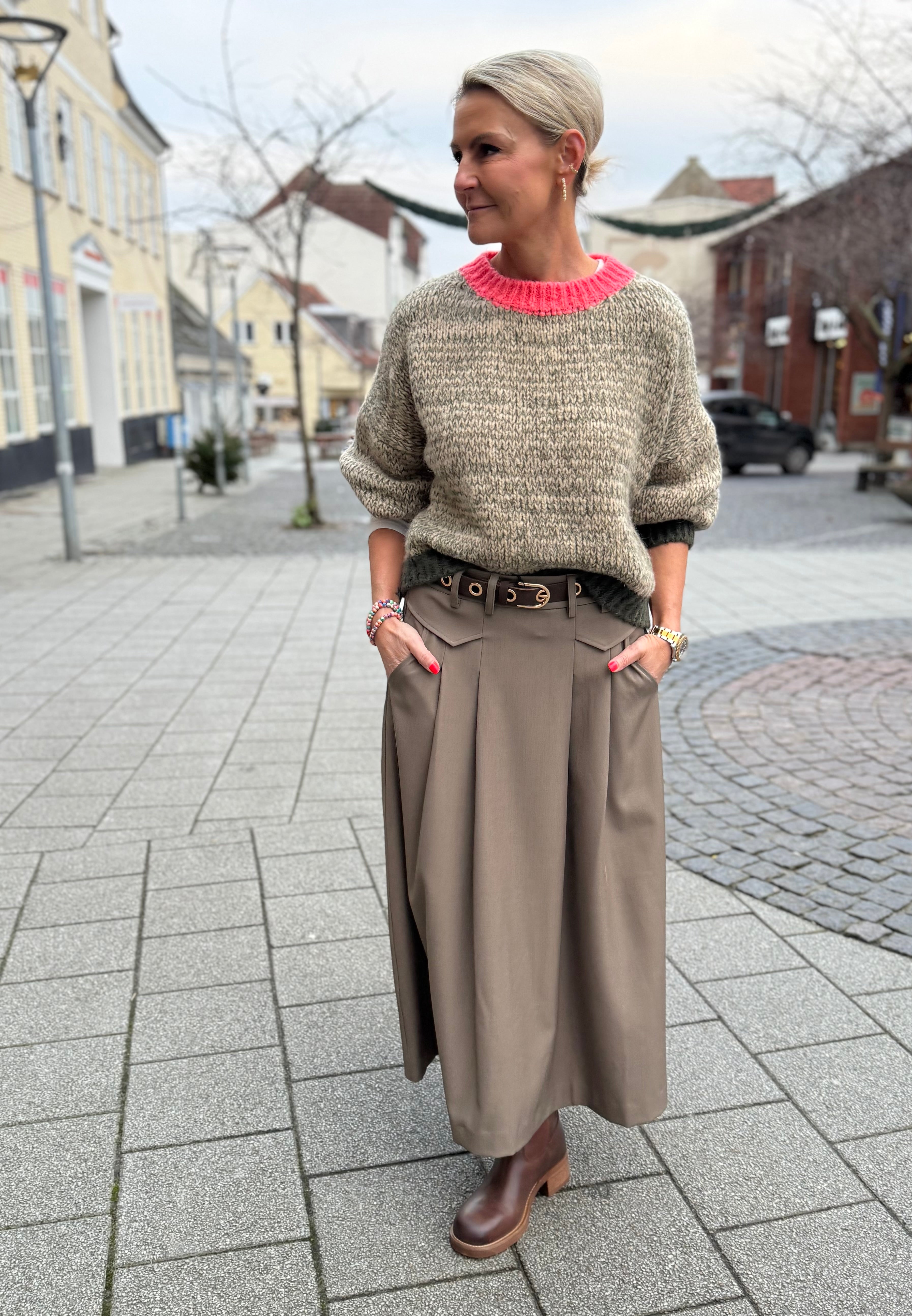 LunaCC Pocket Pleat Skirt - Walnut