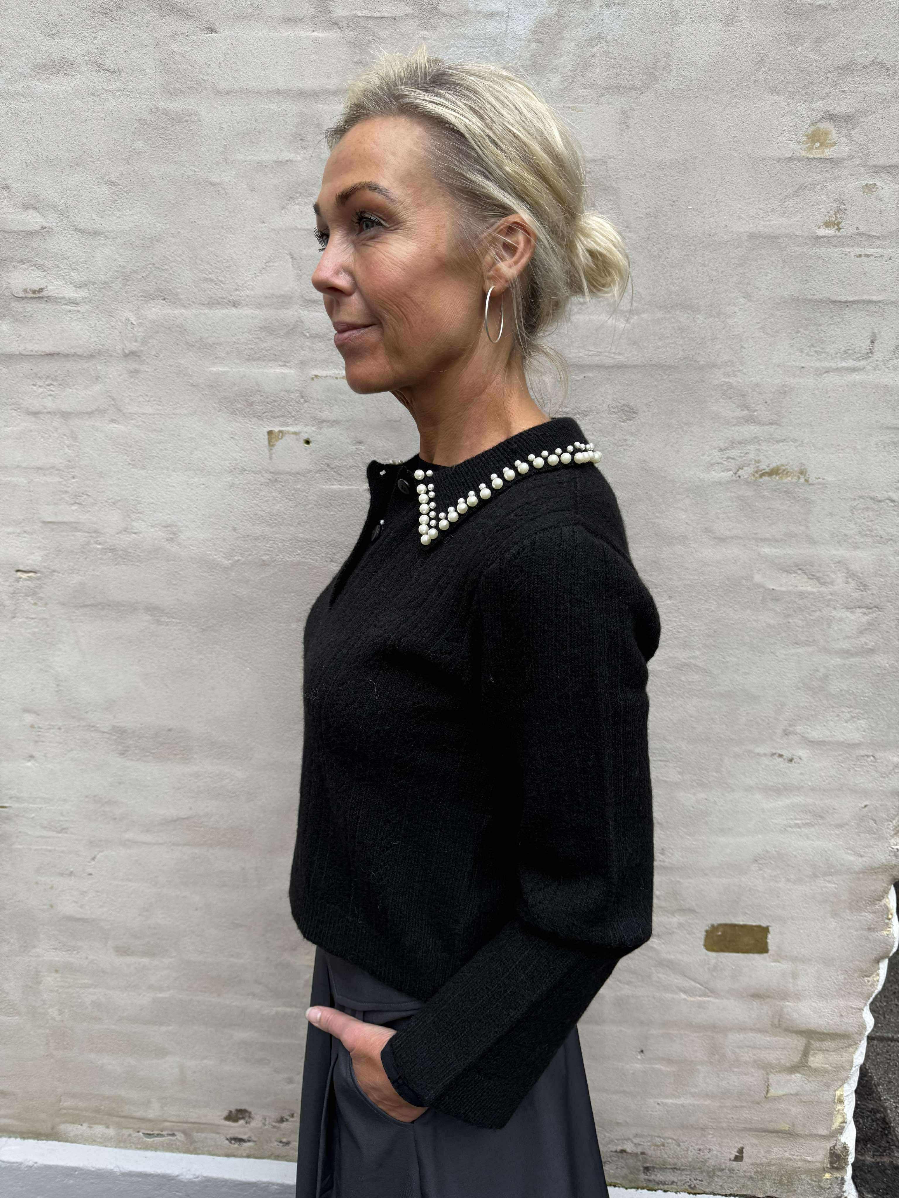 APRIL LIFE PEARL COLLAR PULL - Black WHITE PEARLS