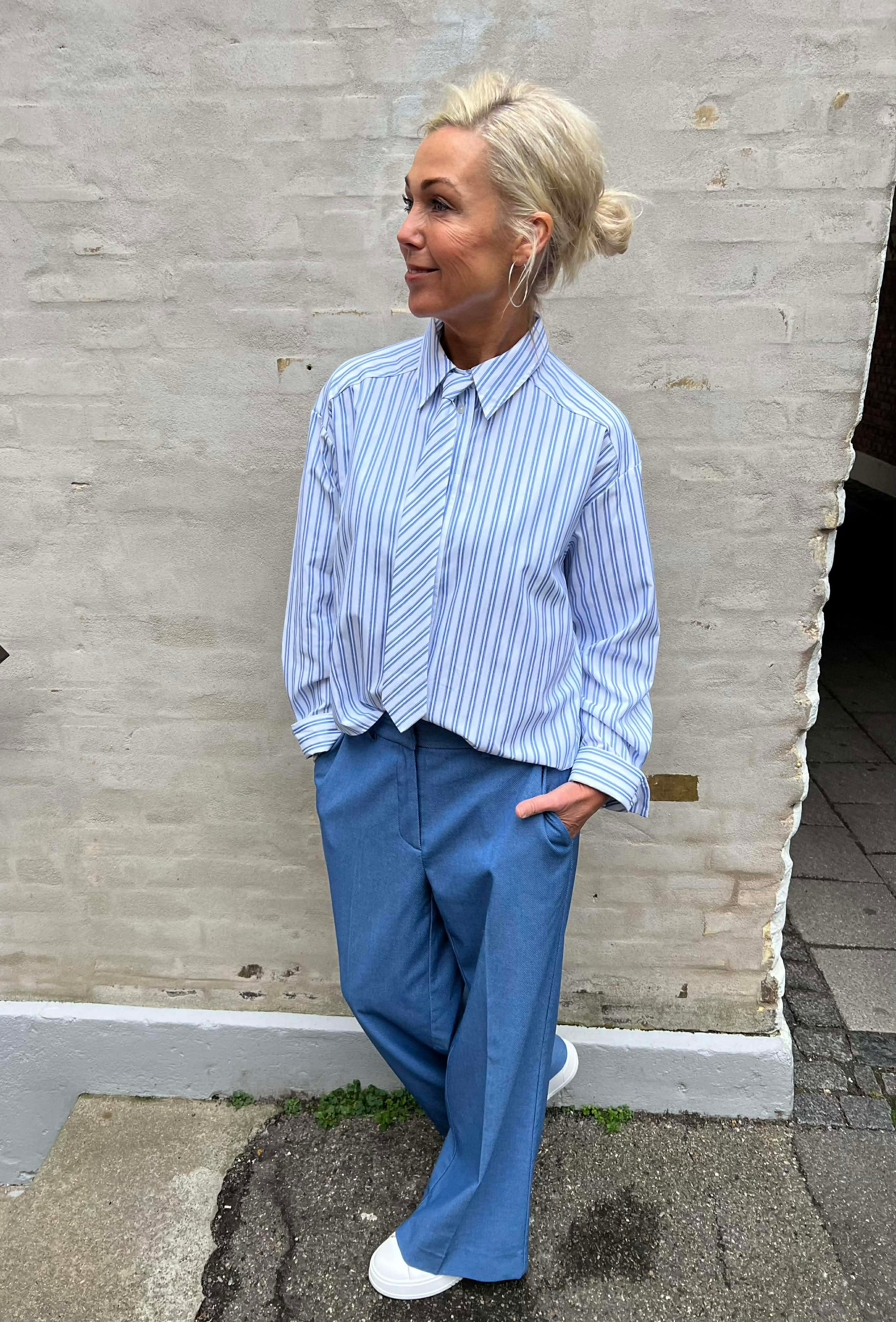 DevinCC Stripe Tie Shirt - Blue