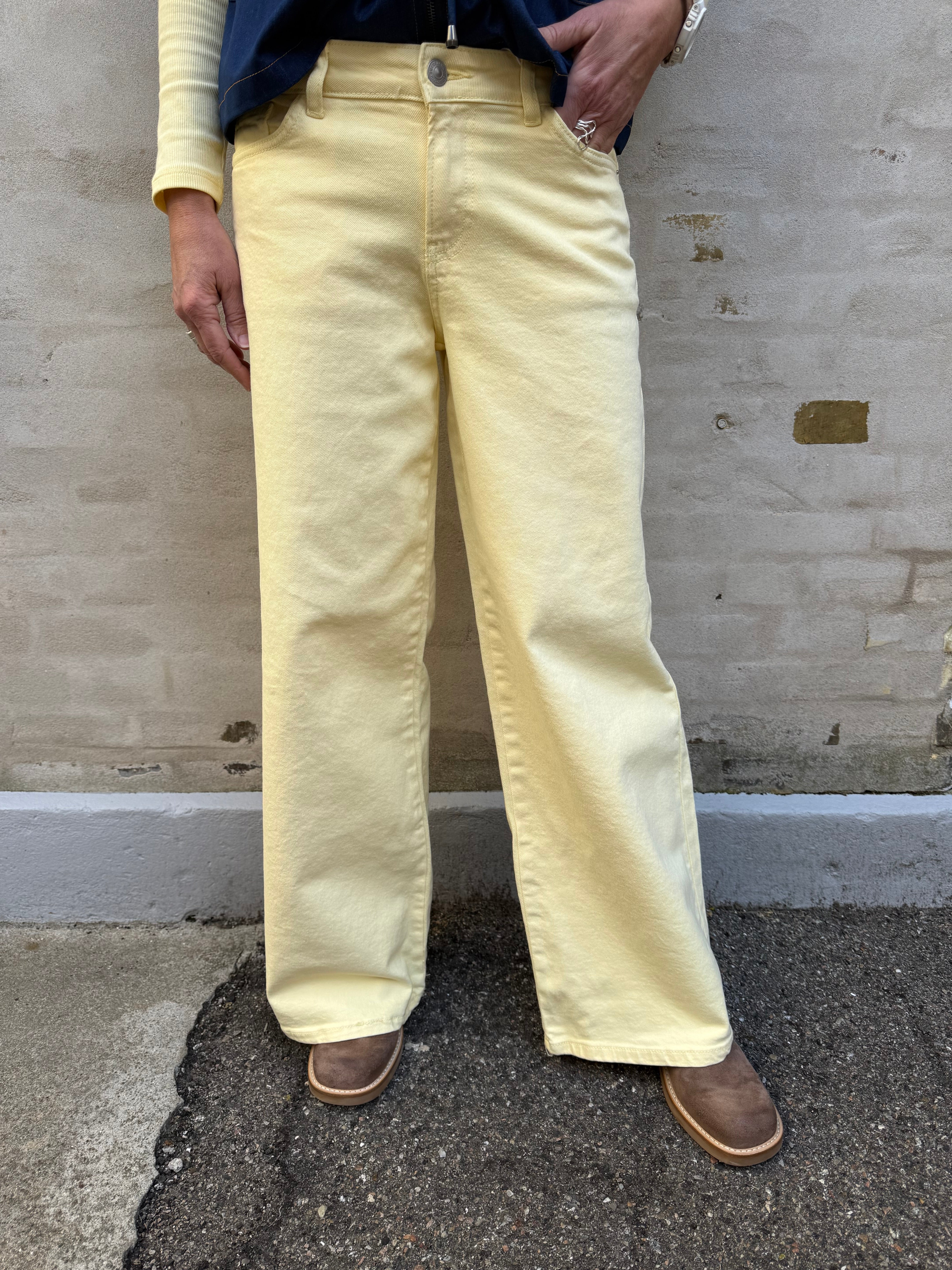 SELMA LW BRED FÄRGADE JEANS - Fransk Vanilj