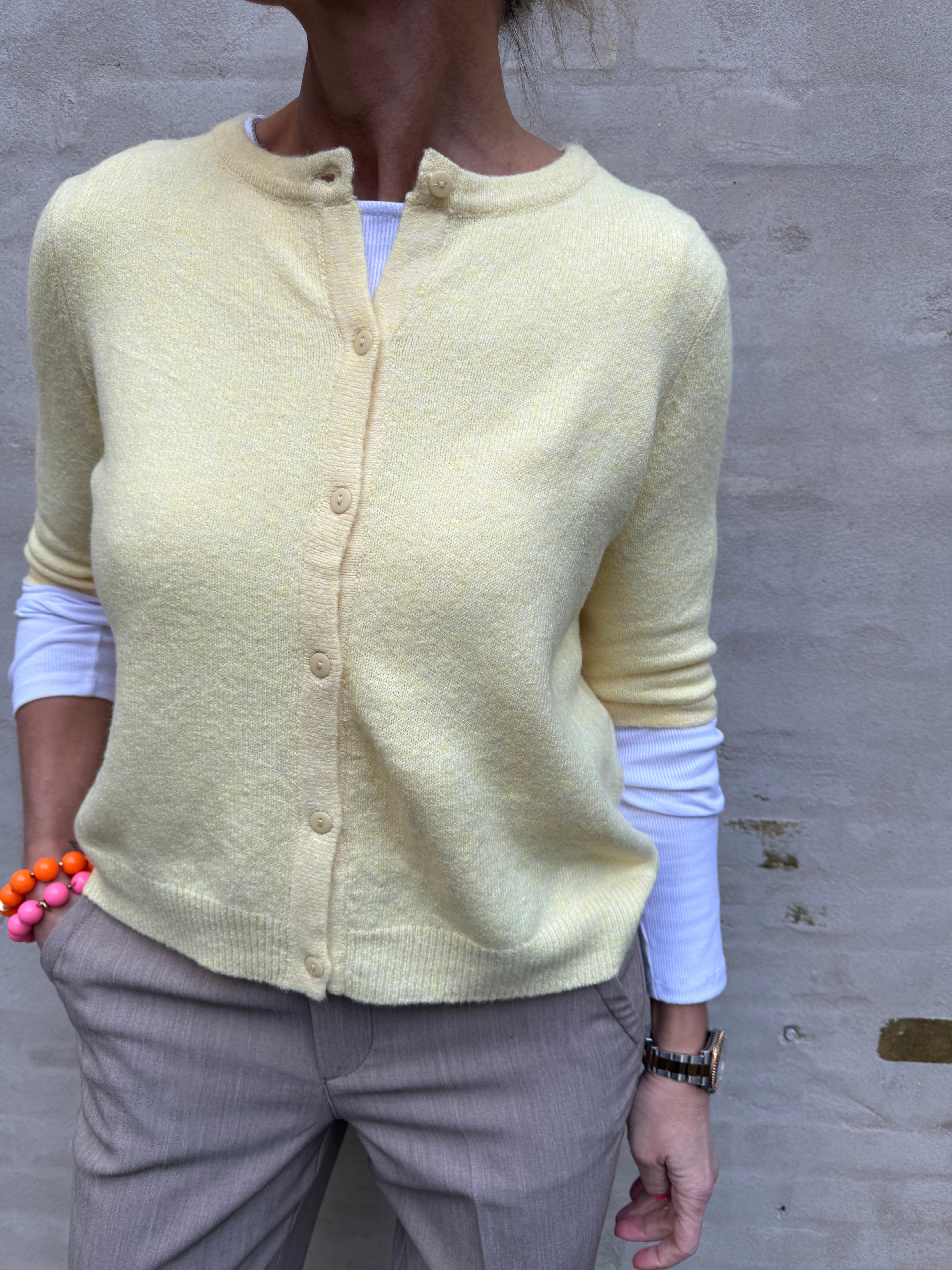 DOFFY 2/4 O-NECK BUTTON CARDIGAN - Golden Hazel