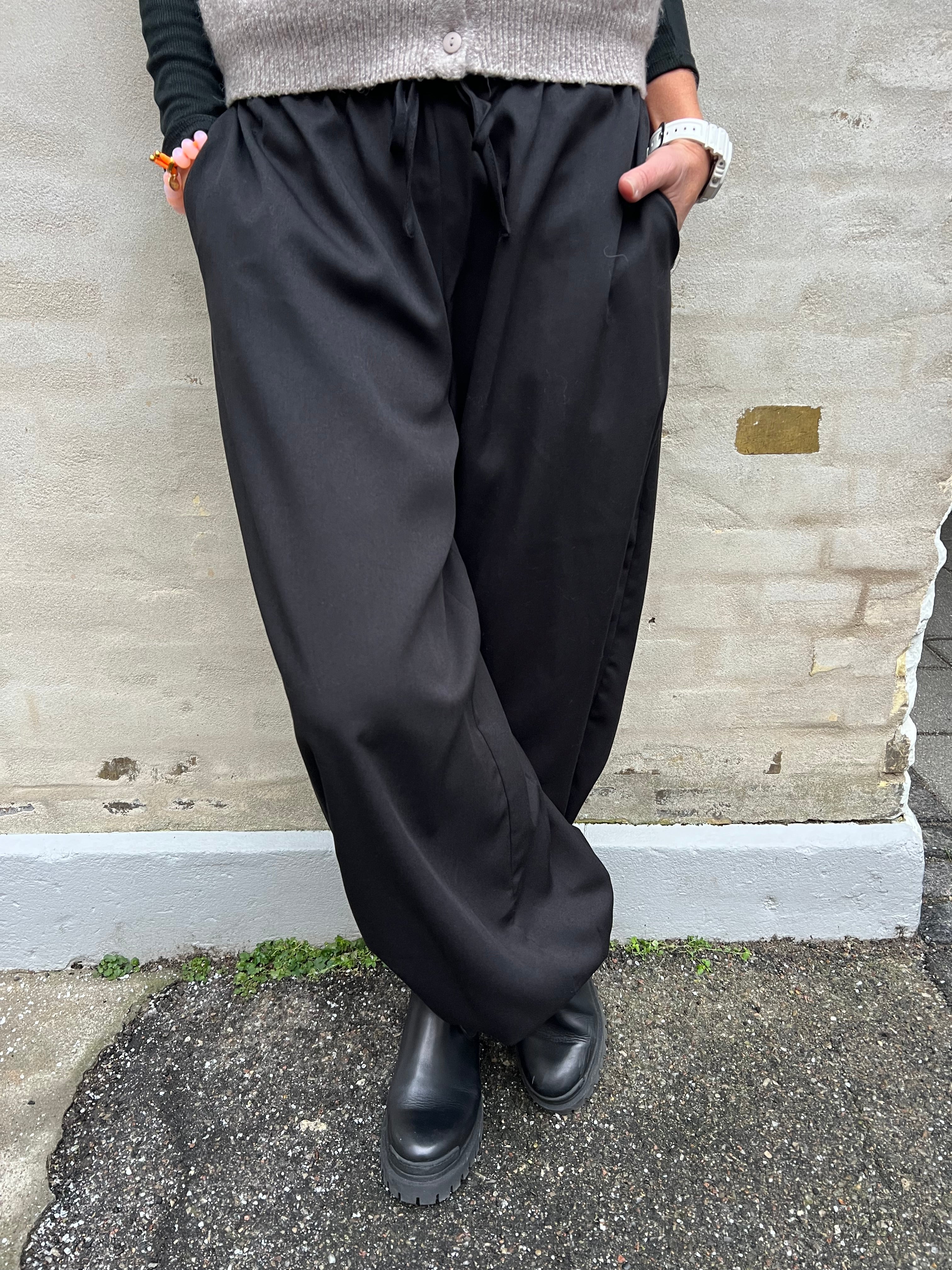 PALOMA LOOSE PANT - Black