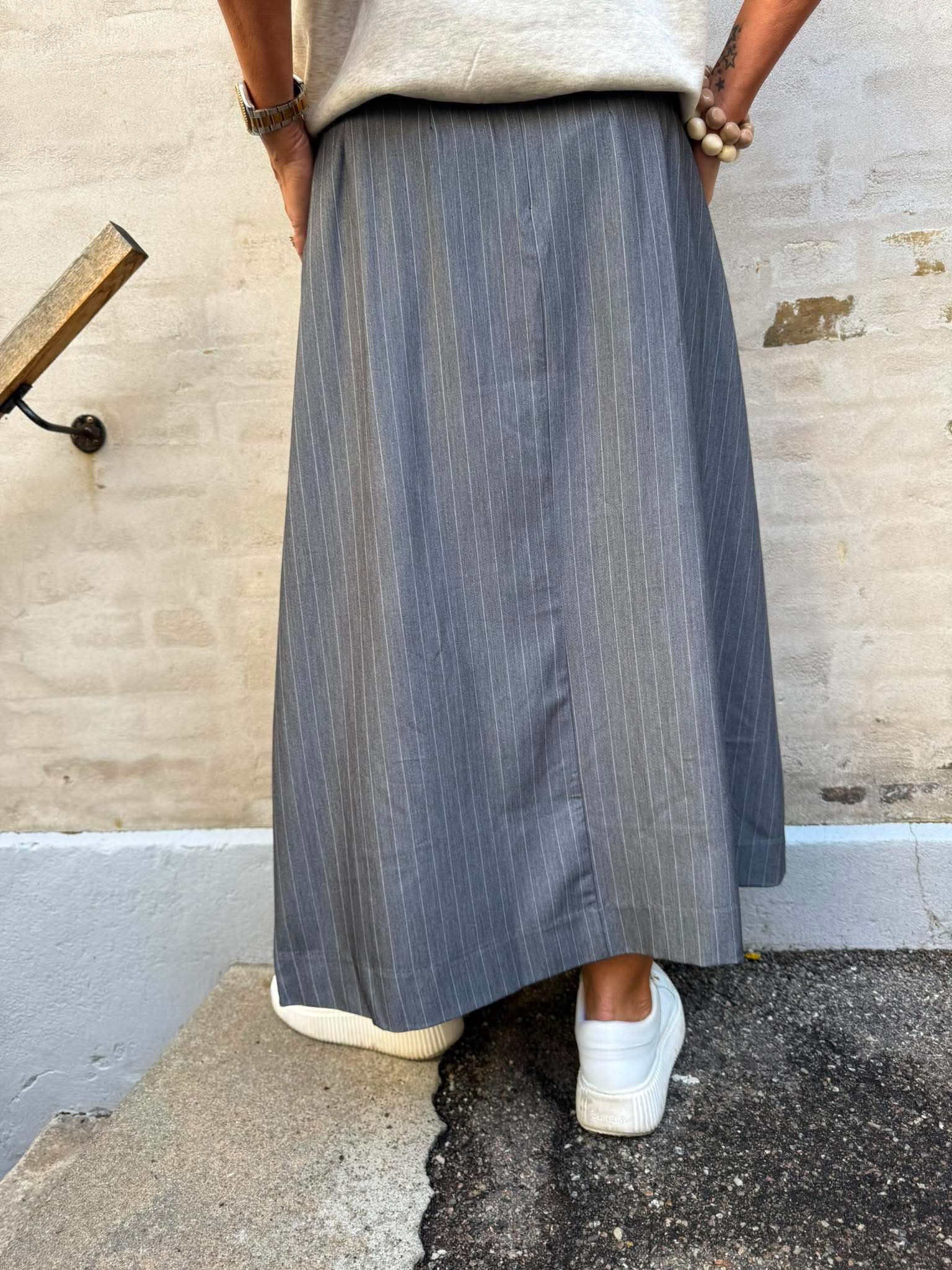 LyviaCC Pleat Pin Skirt - Mid Grey