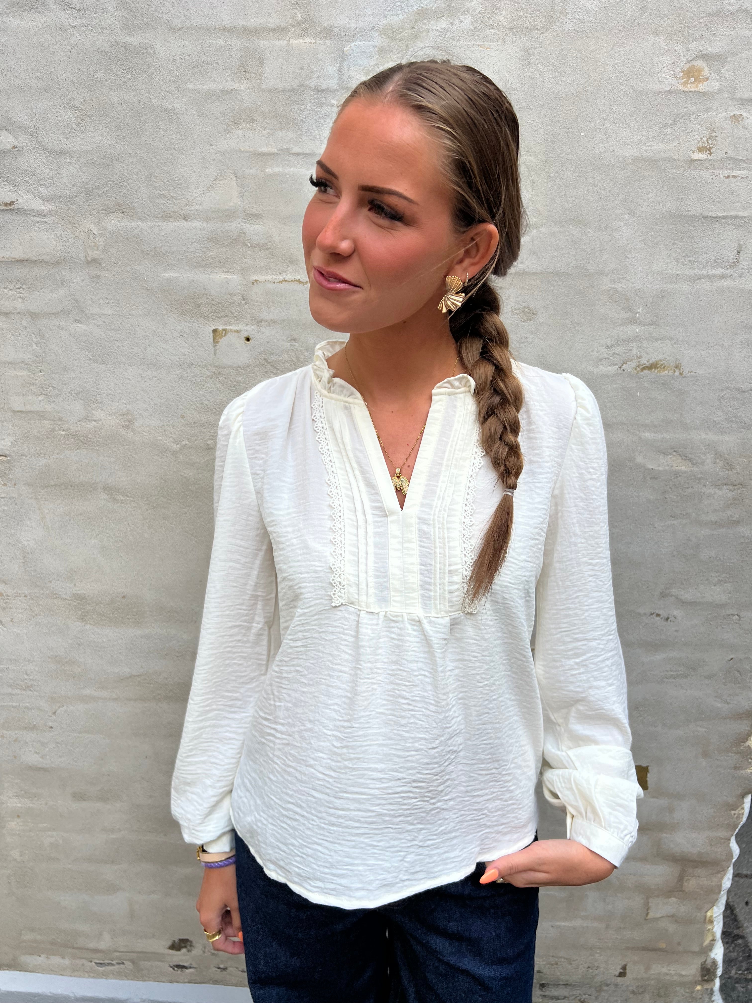 RACHEL LIFE PINTUCK TOP - Cloud Dancer