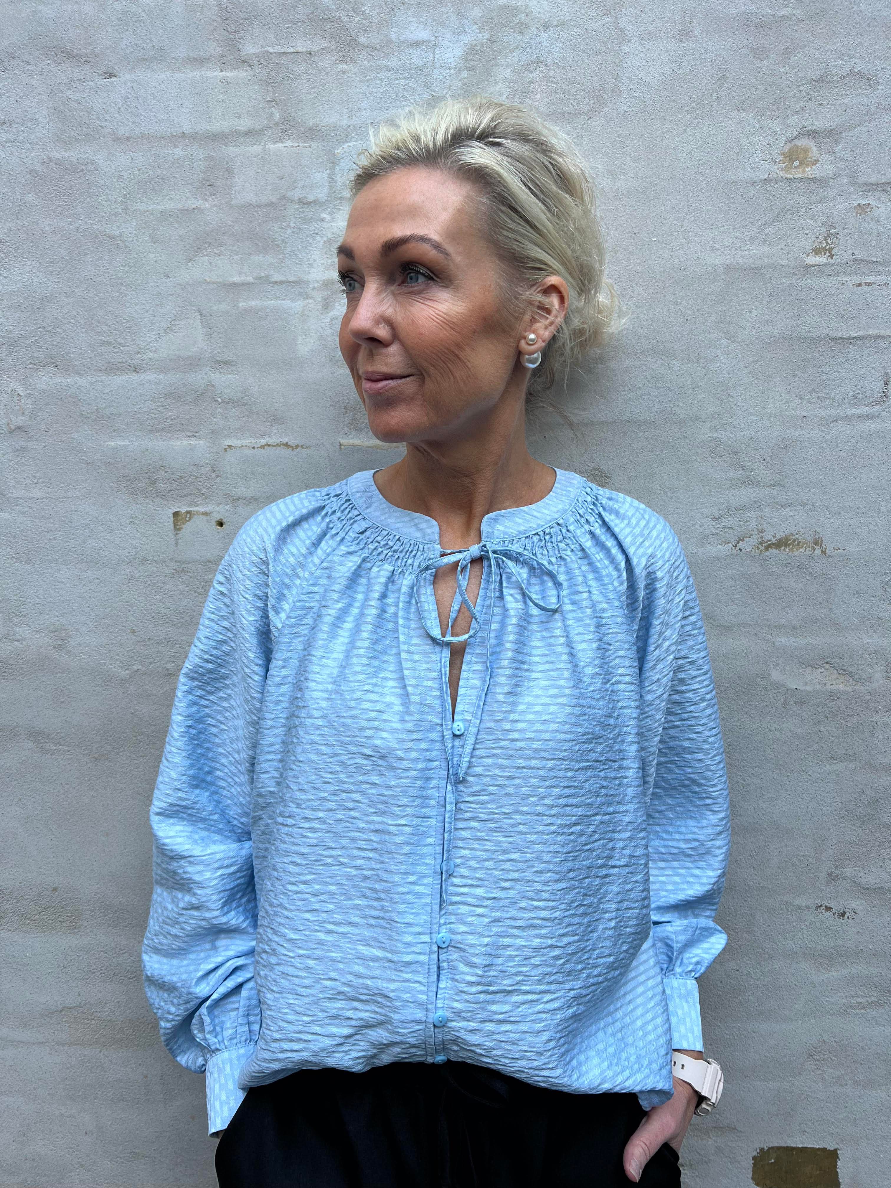 LEAH STRING SHIRT - Cashmere Blue