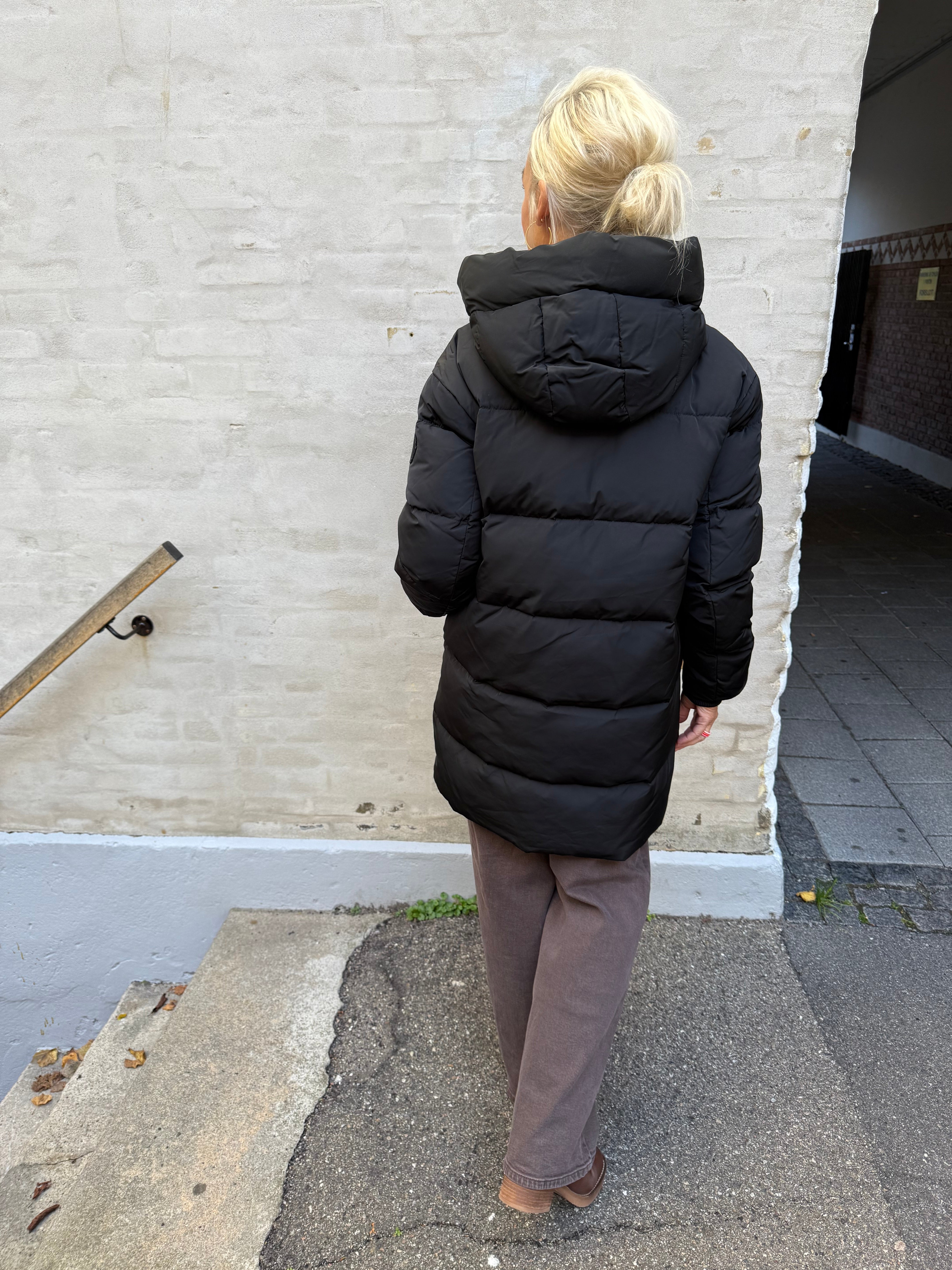 Nova Avon Down Jacket - Black