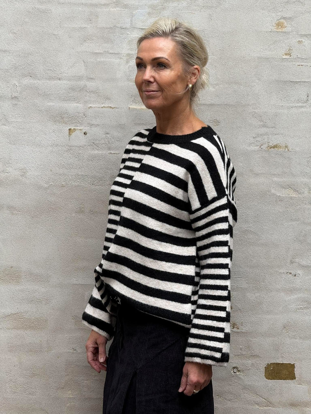 Asy Striped Knit - Off White/Black