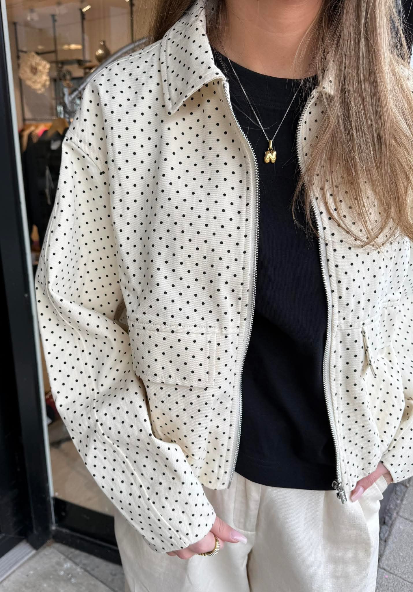 DoveGO Jacket - Creme Black Dots