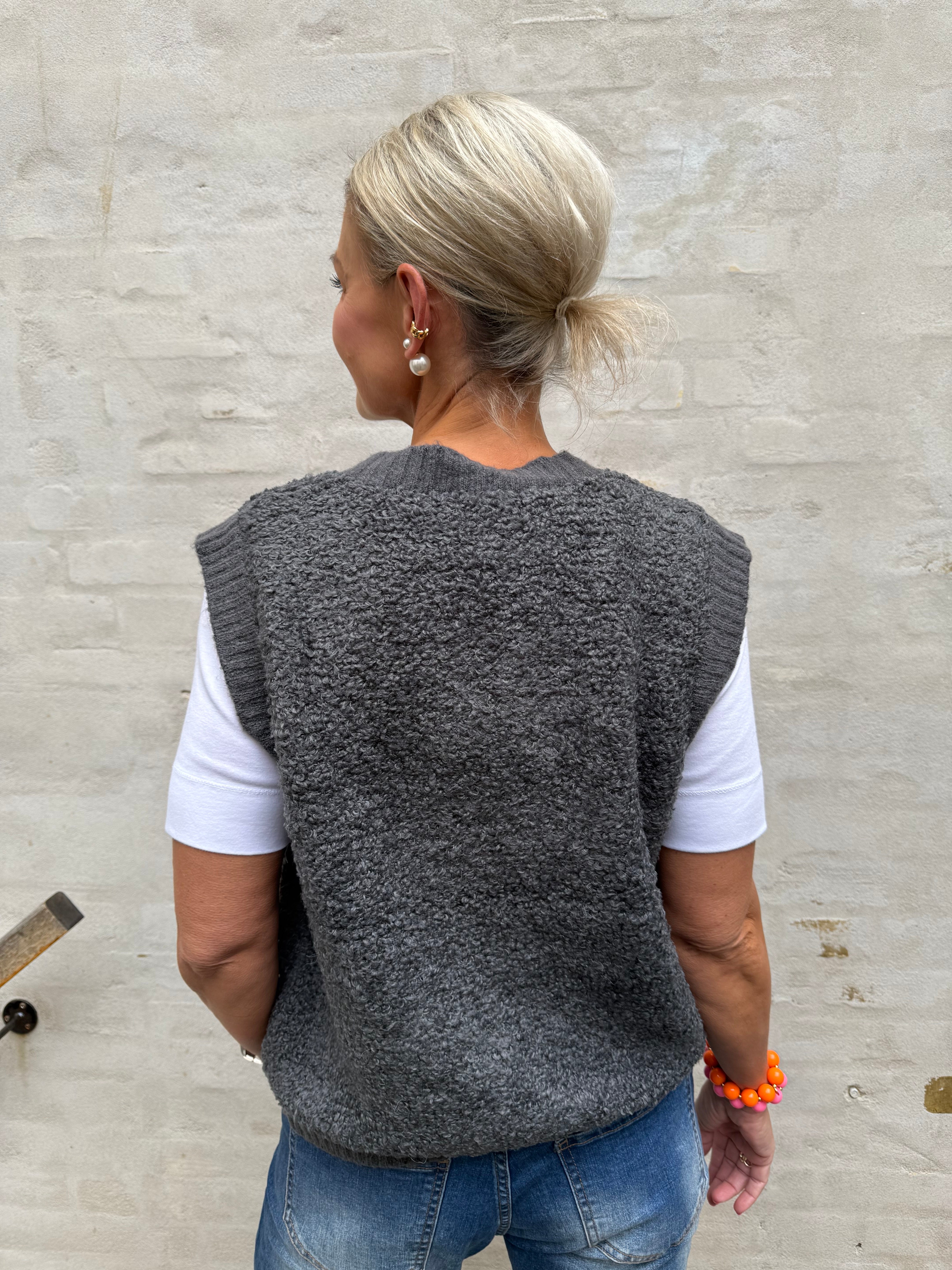 EIRA LIFE S/L ON BUTTON VEST - Asphalt