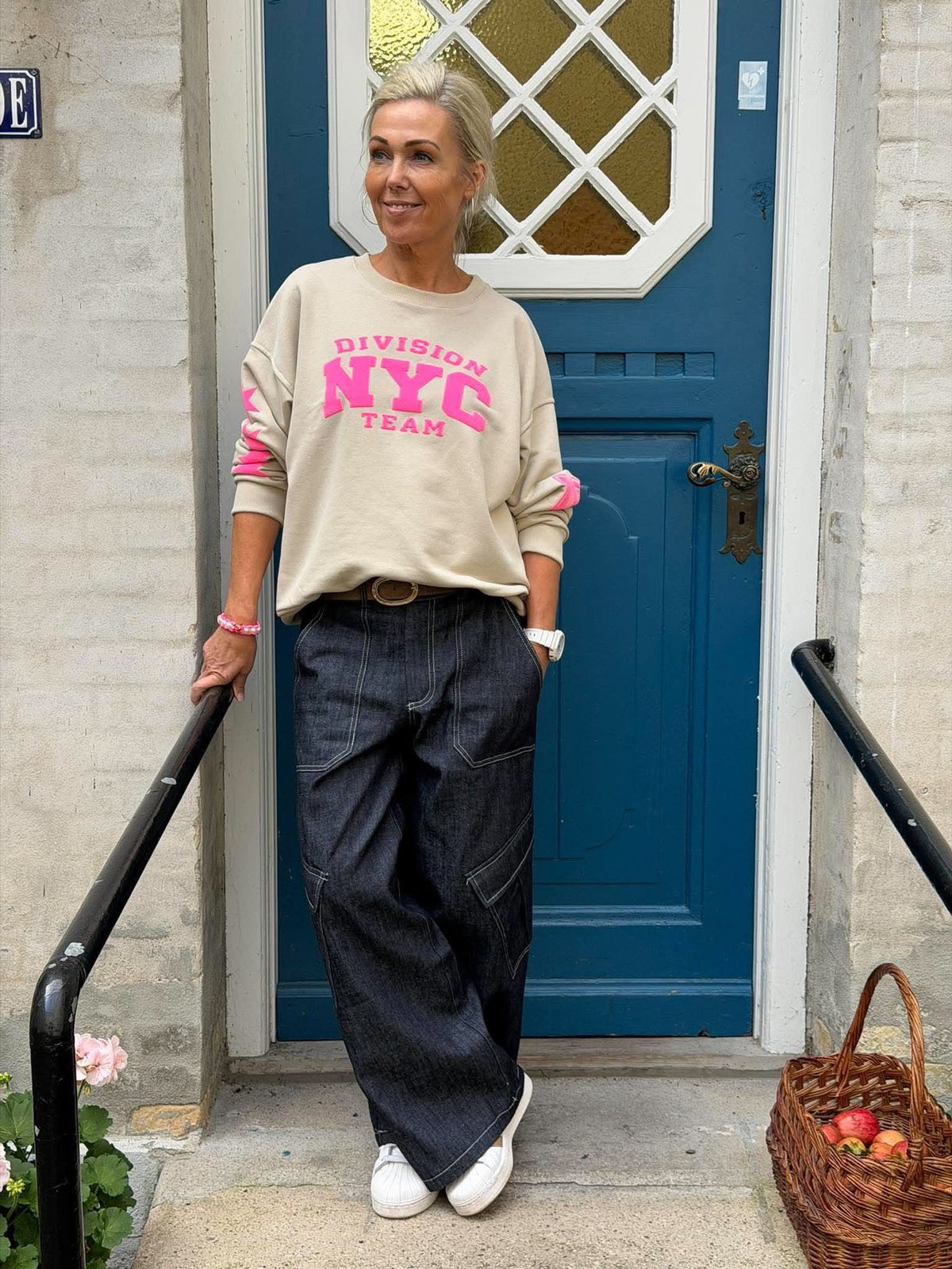 NYC Sweatshirt - Beige/Pink Neon