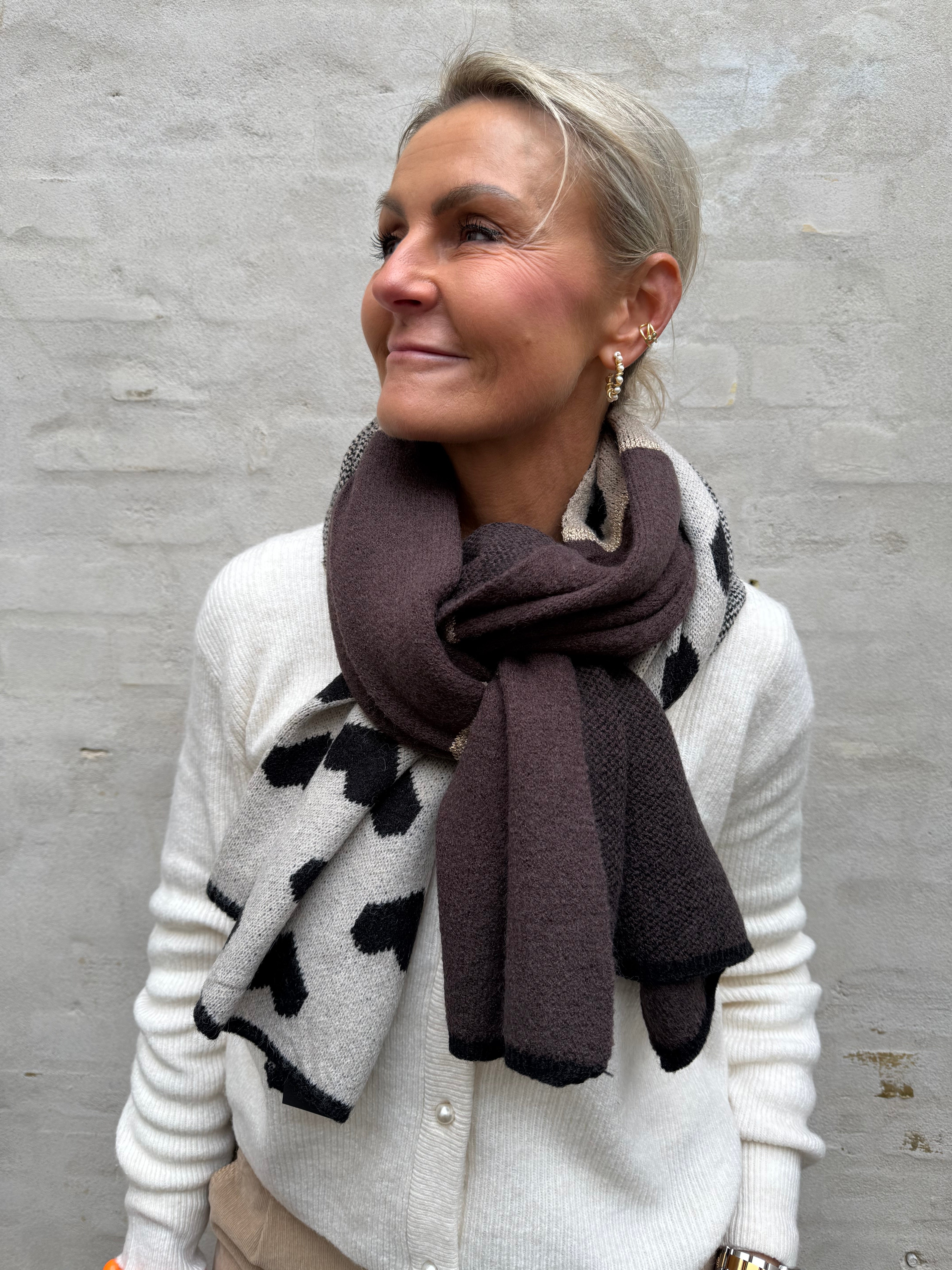 Knitted Heart Scarf - Choco