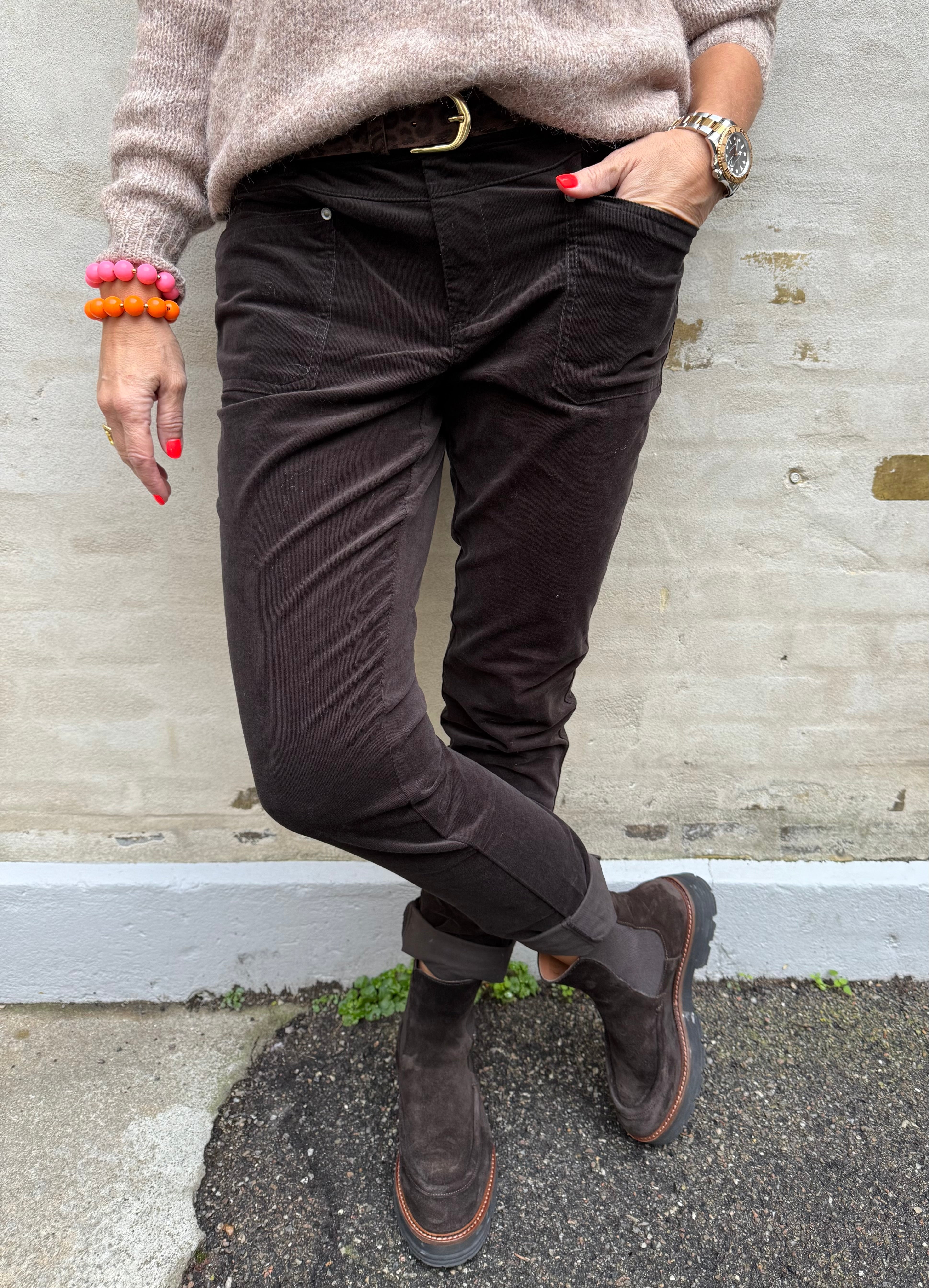 Yulius Corduroy Pants - Dark Brown