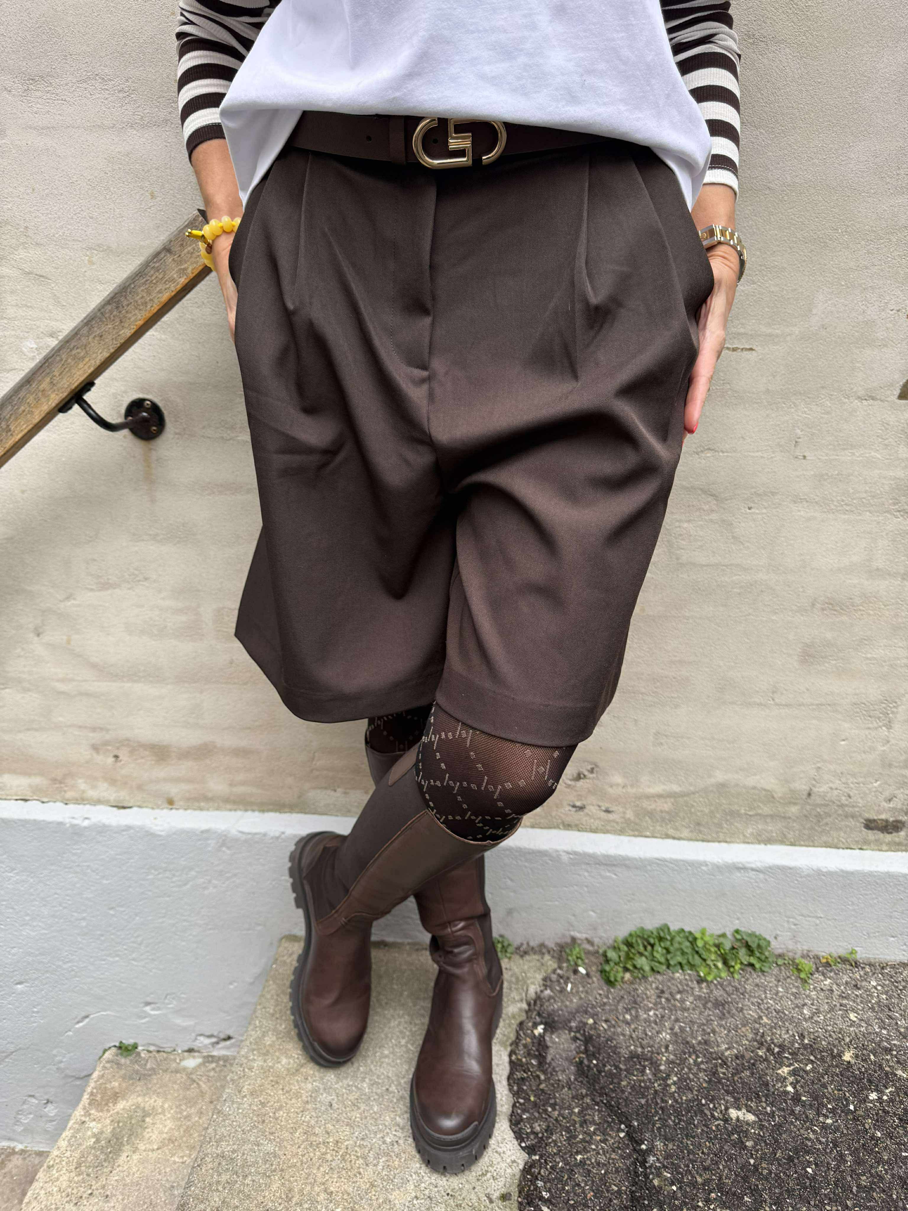 Nika Structure Shorts - Dark Brown