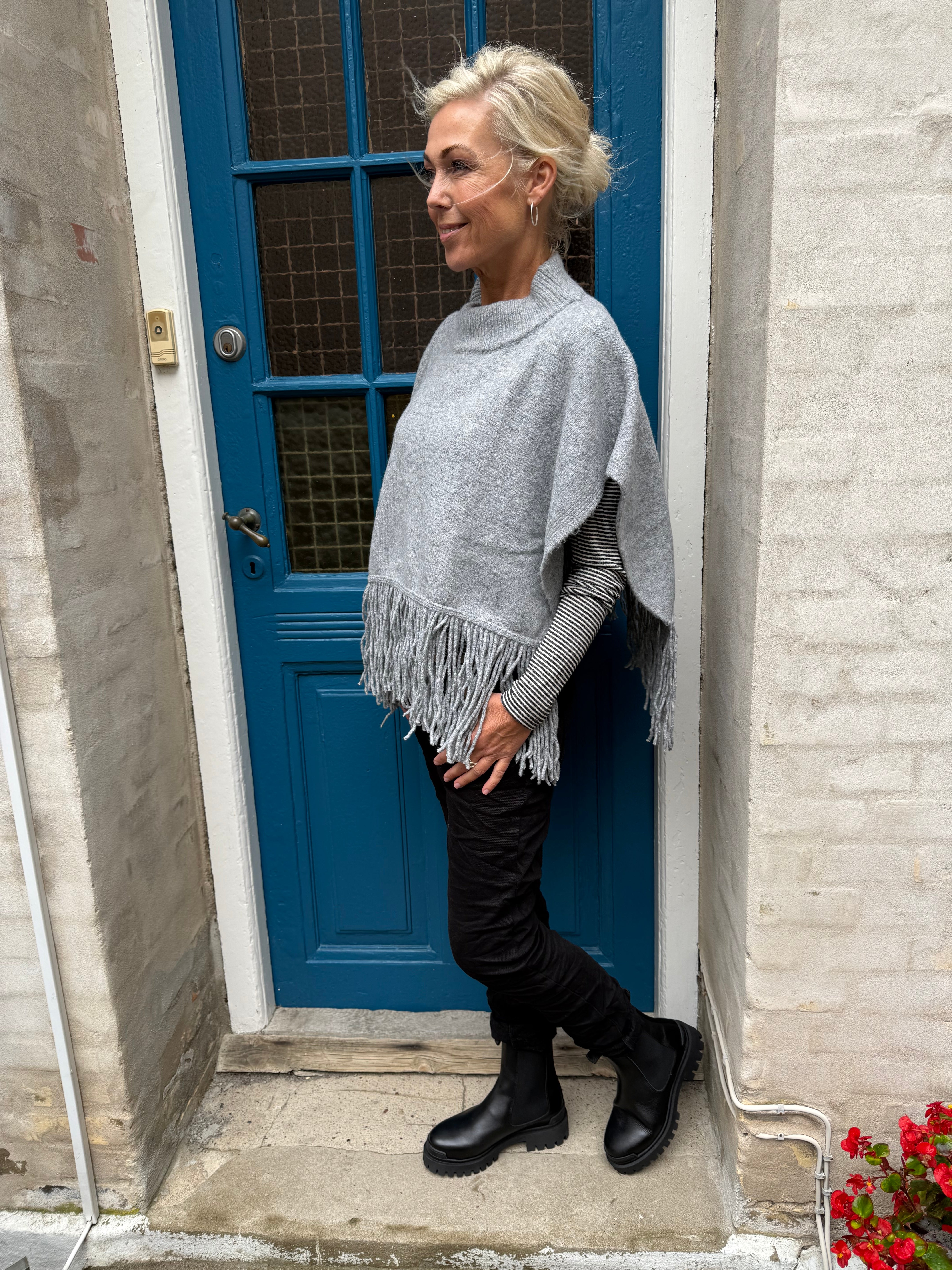 JULLE PONCHO - Light Grey Melange