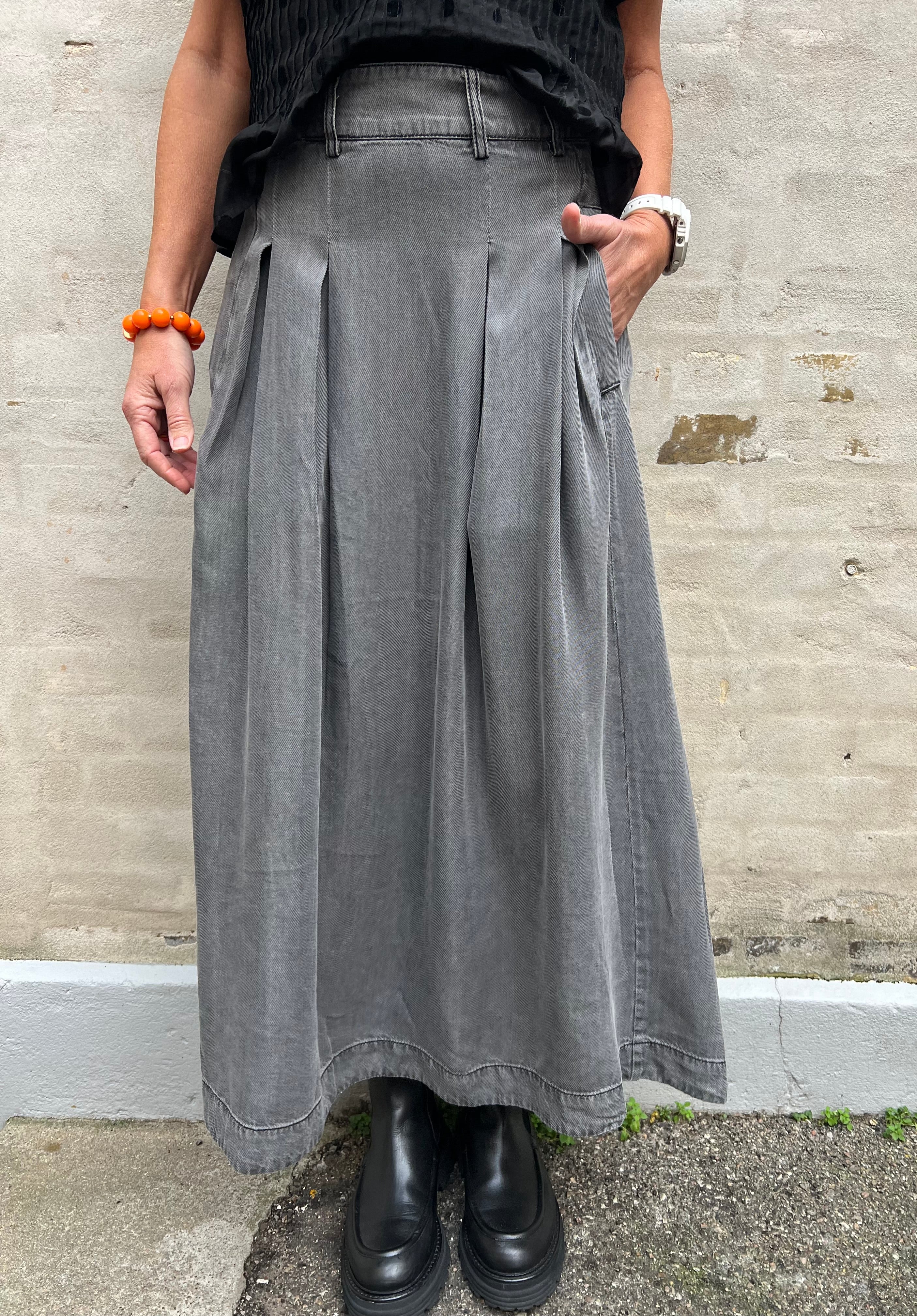 Anya Denim Pleat Skirt - Mid Grey