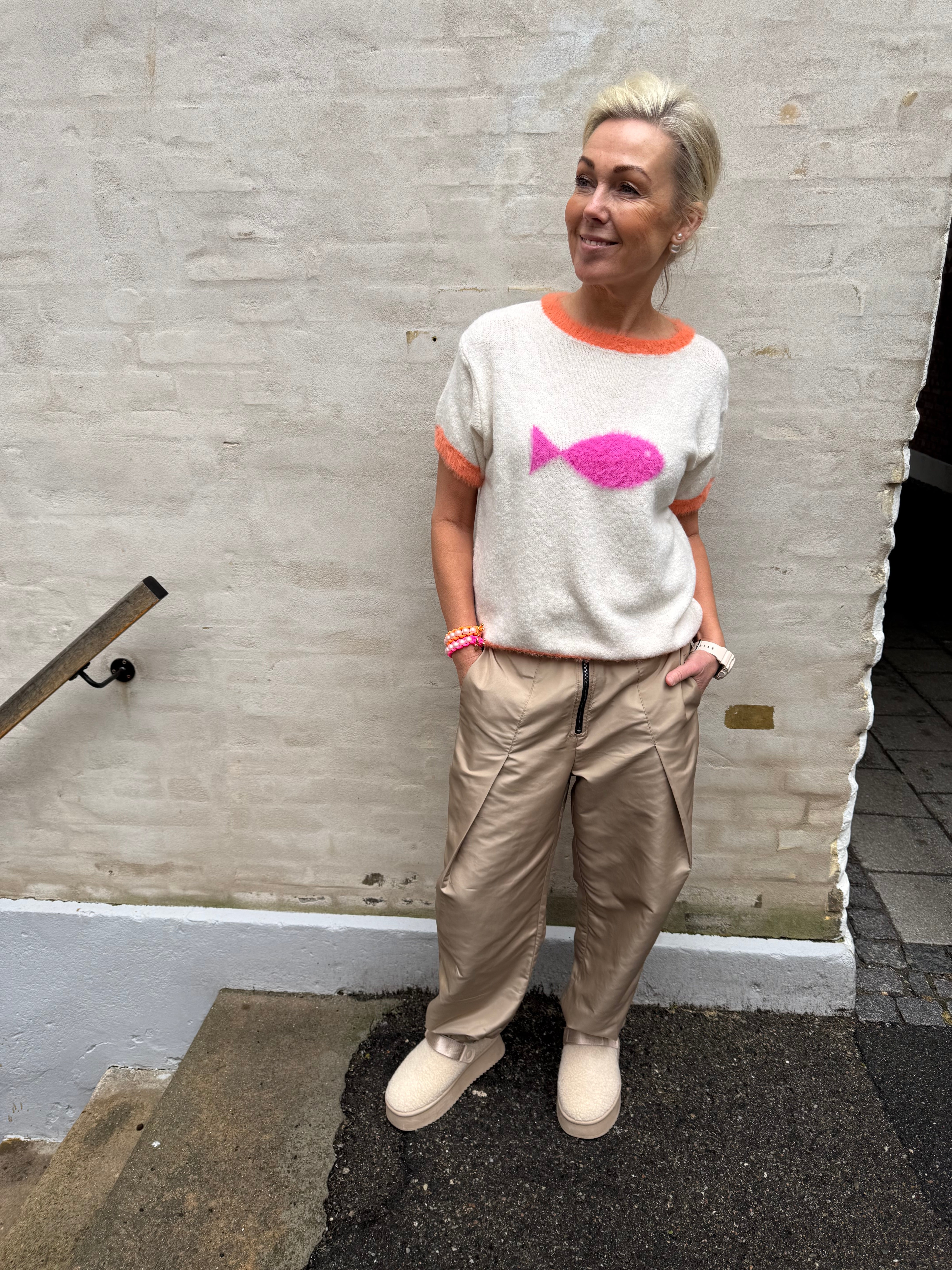 Knittet T-Shirt With Fish - Off White/Orange/Pink