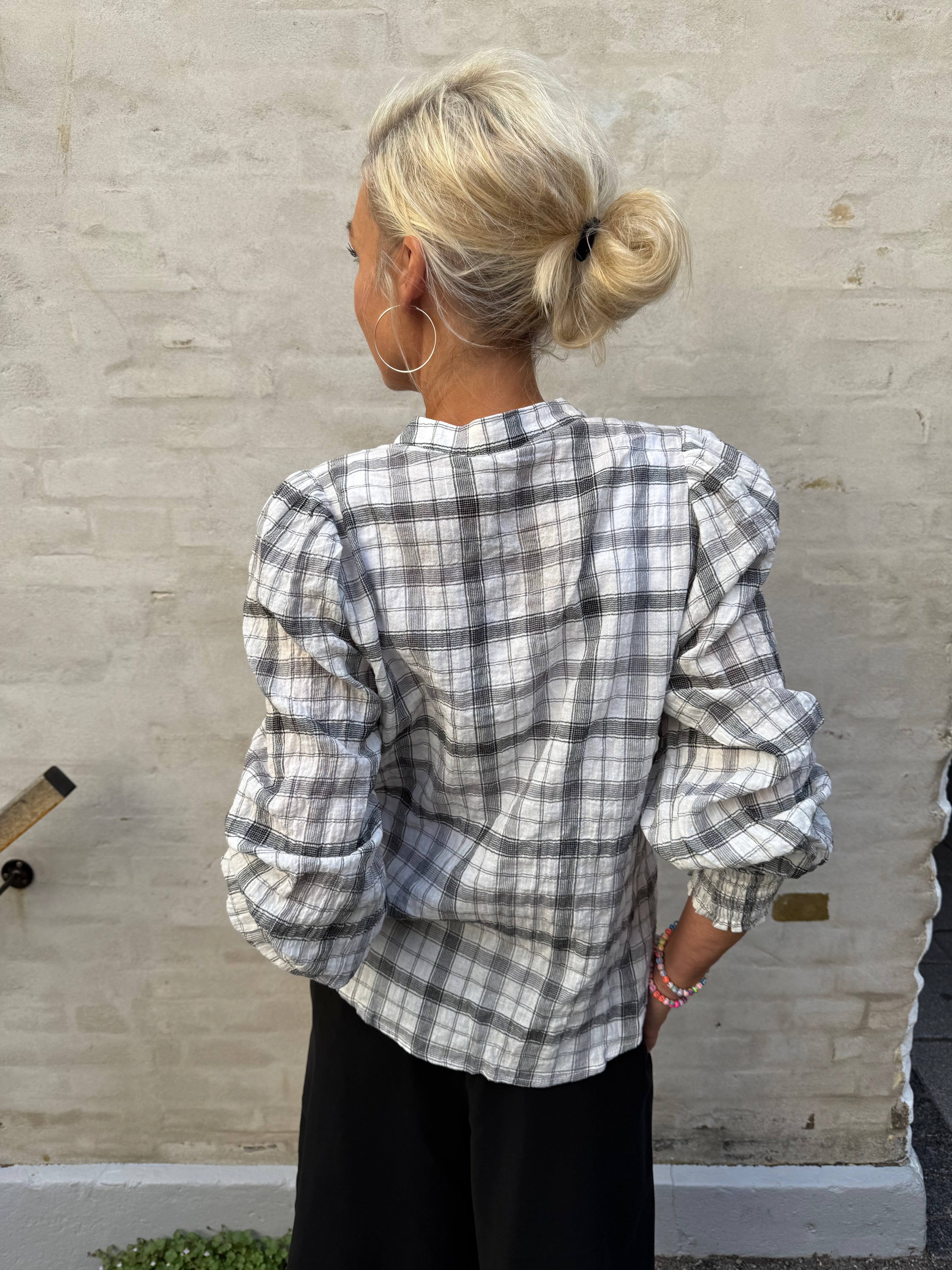 Sally Check V-Blouse - Off White