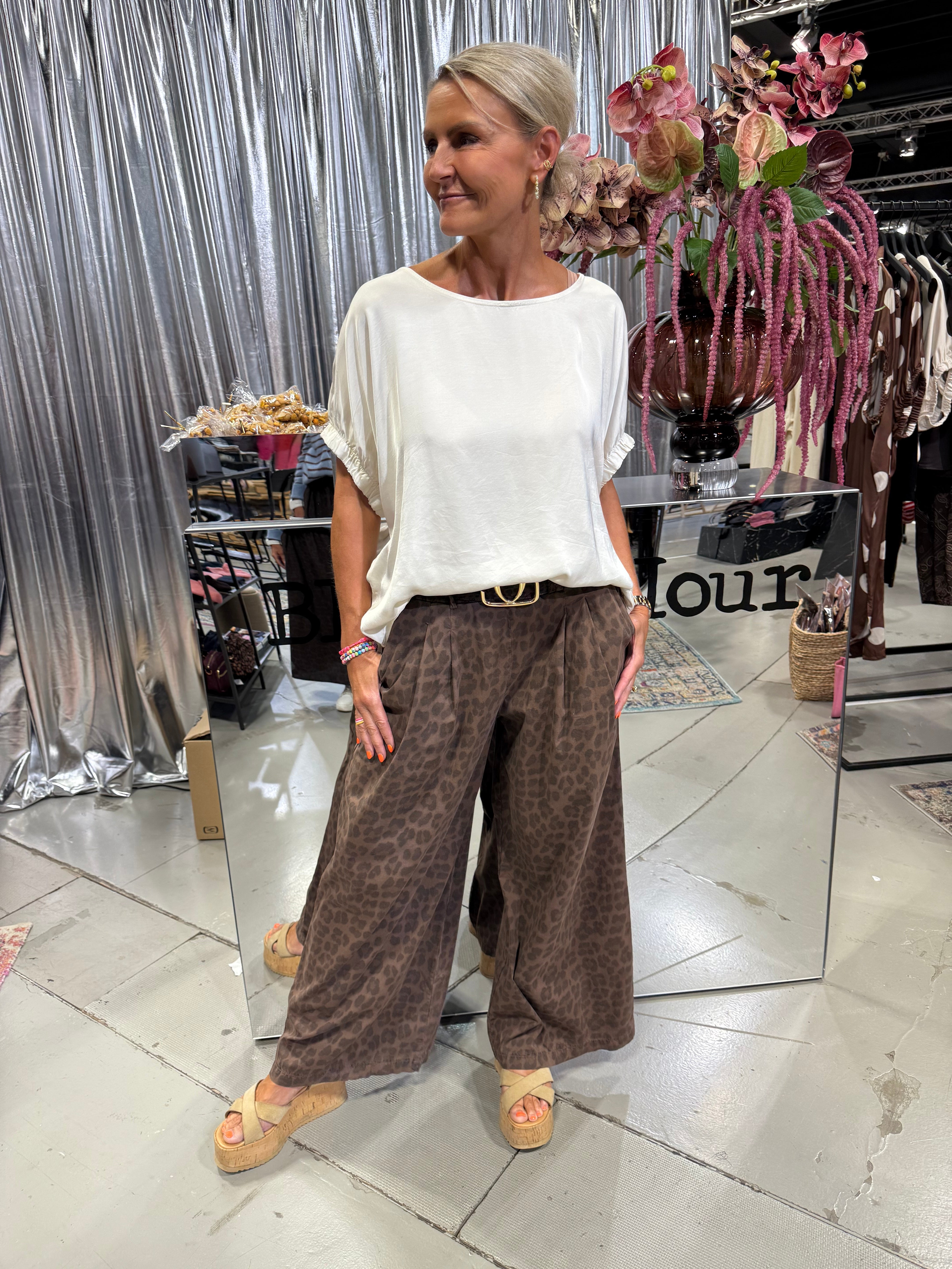 ABBIE wideleg pant - Mocca Leo