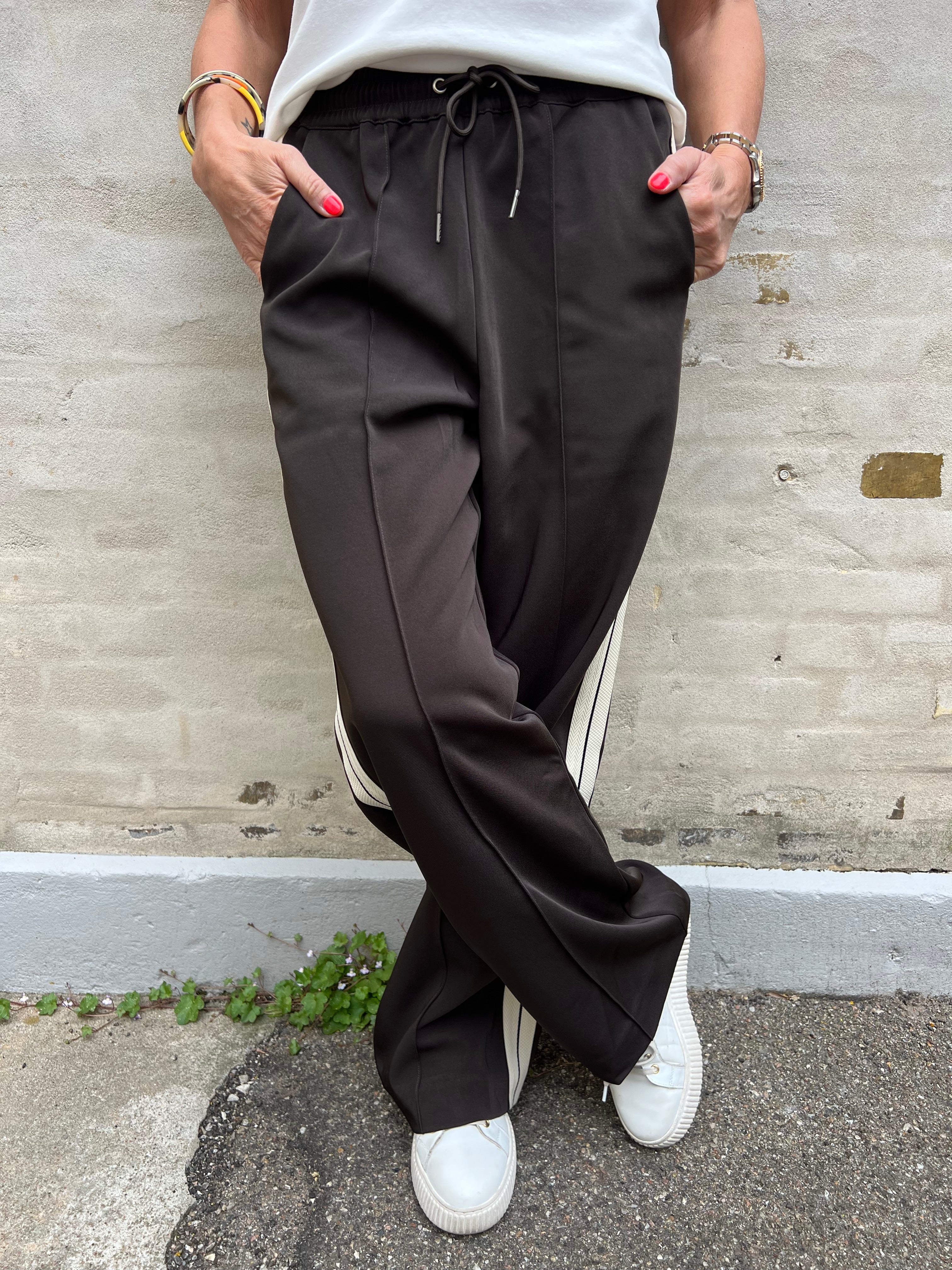 Axel Panel Pant Mocca