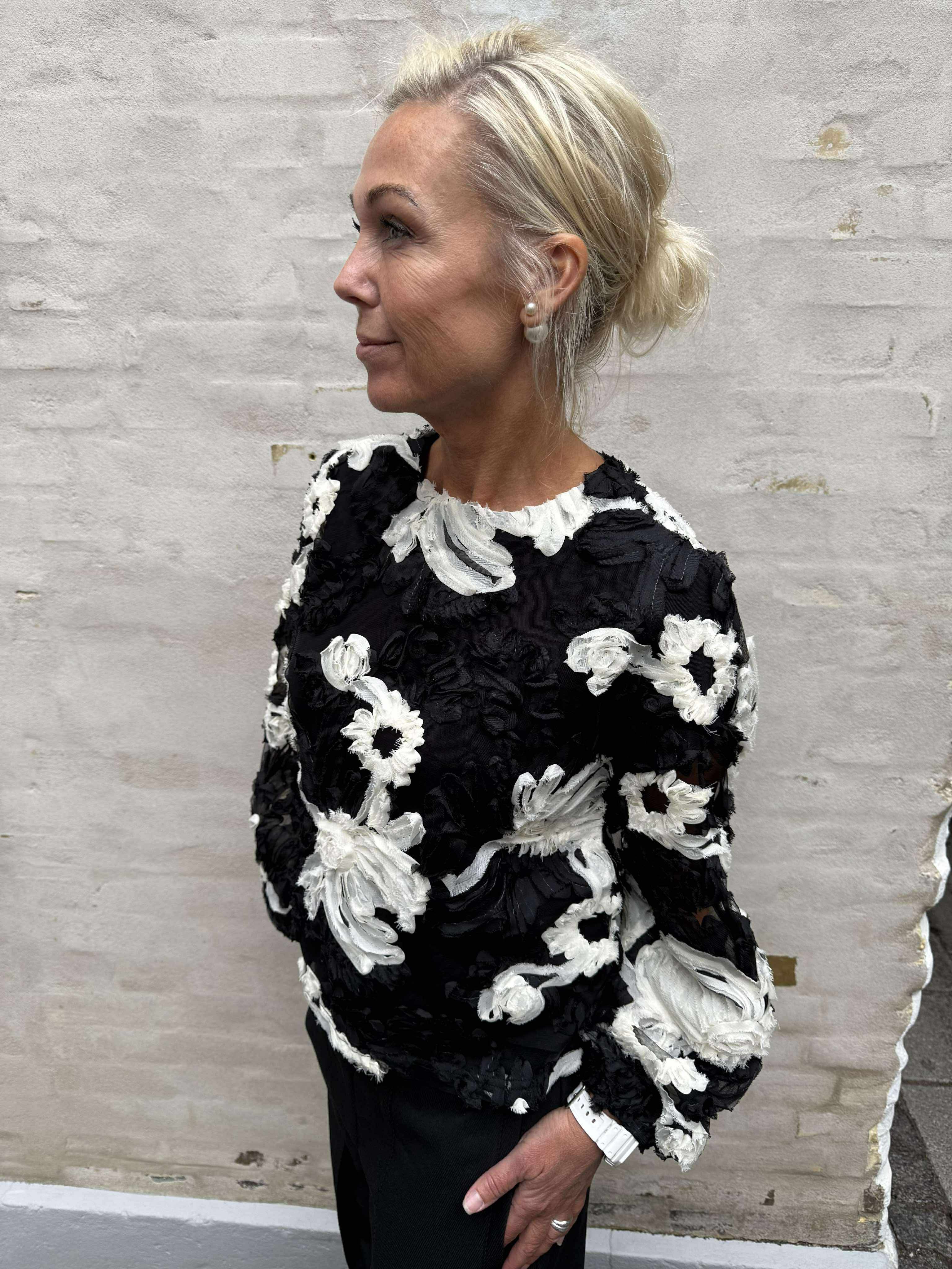 FleurCC Fluffy Blouse - Black