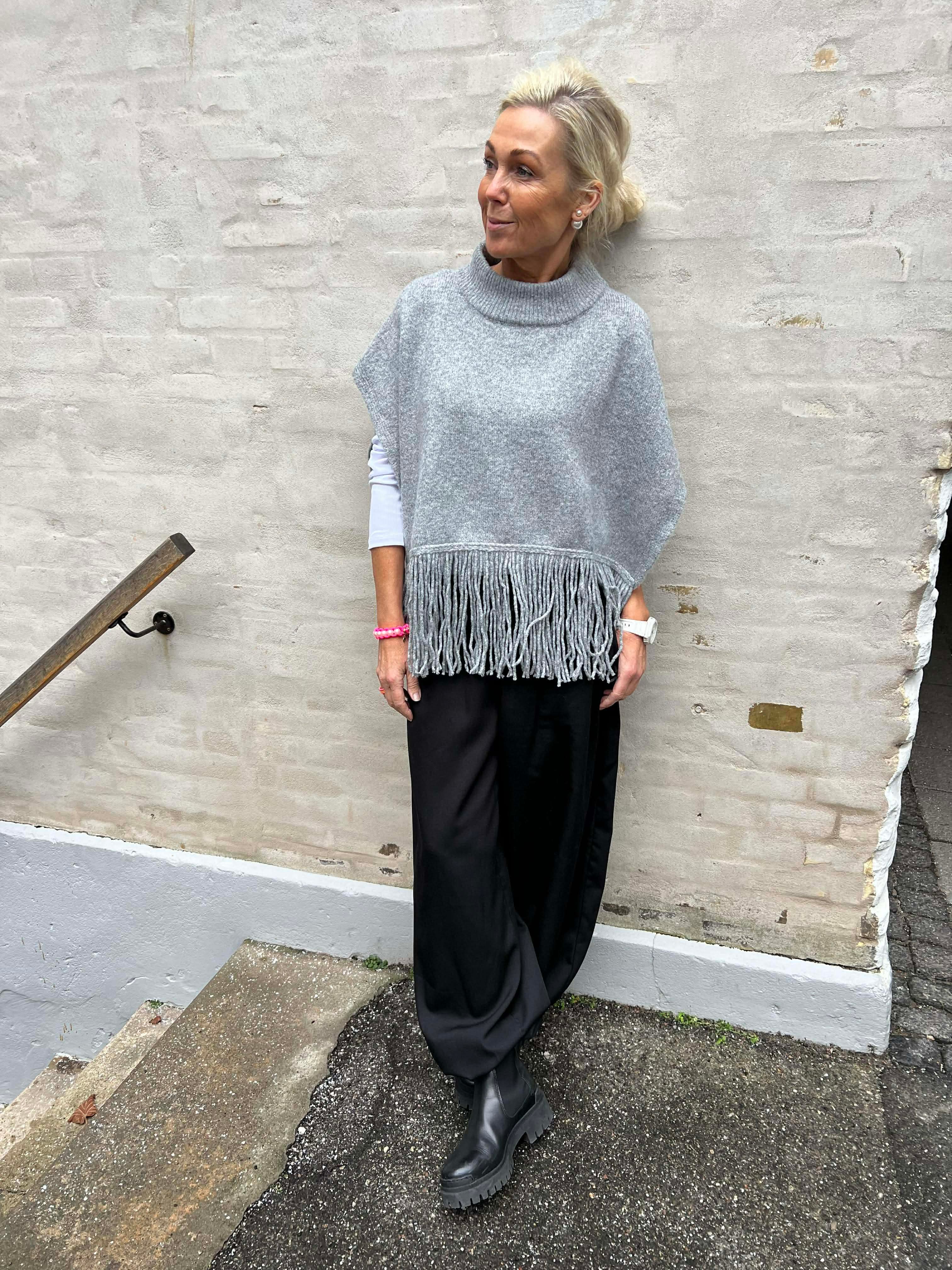 JULLE PONCHO - Light Grey Melange