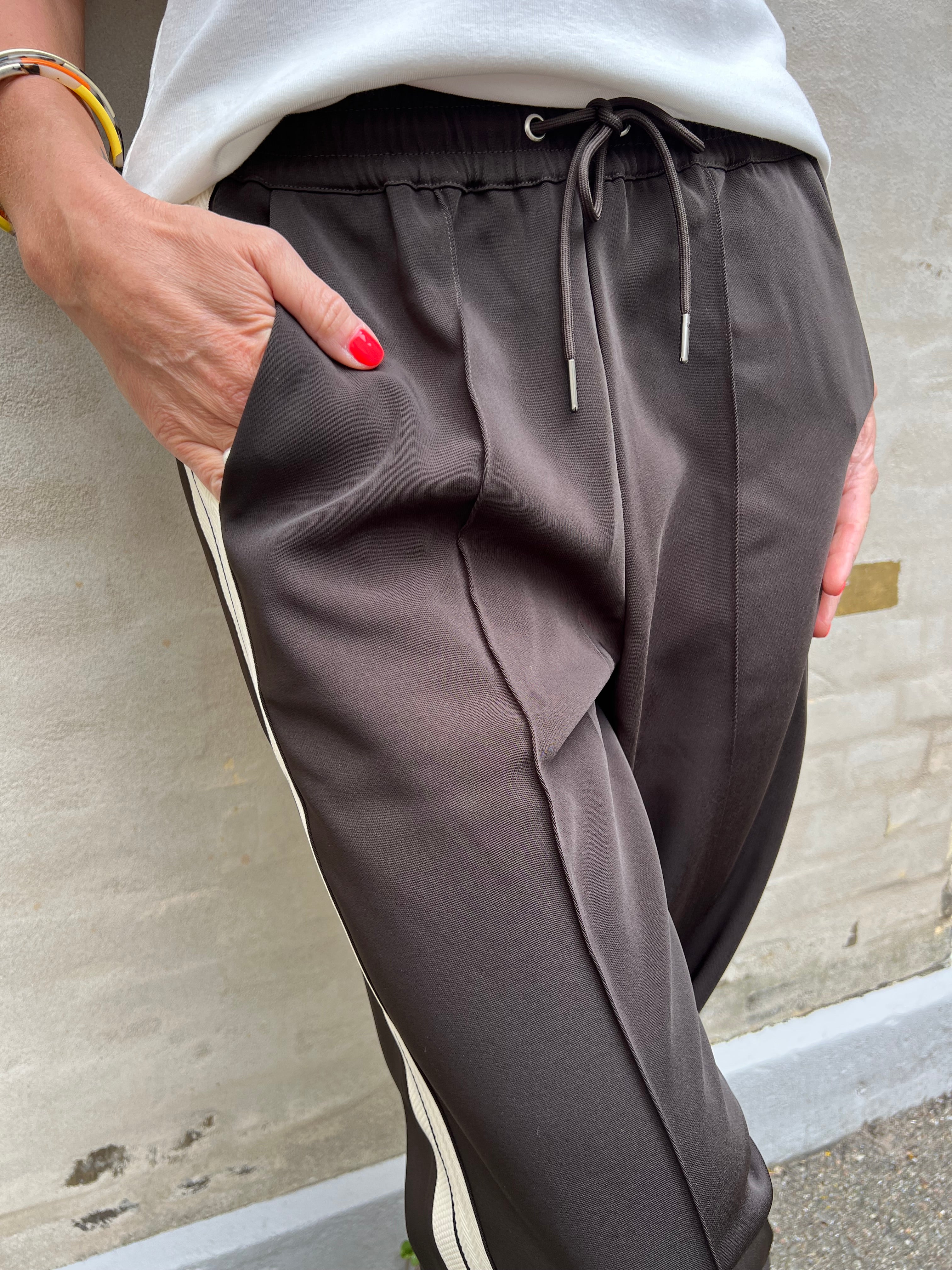 Axel Panel Pant Mocca