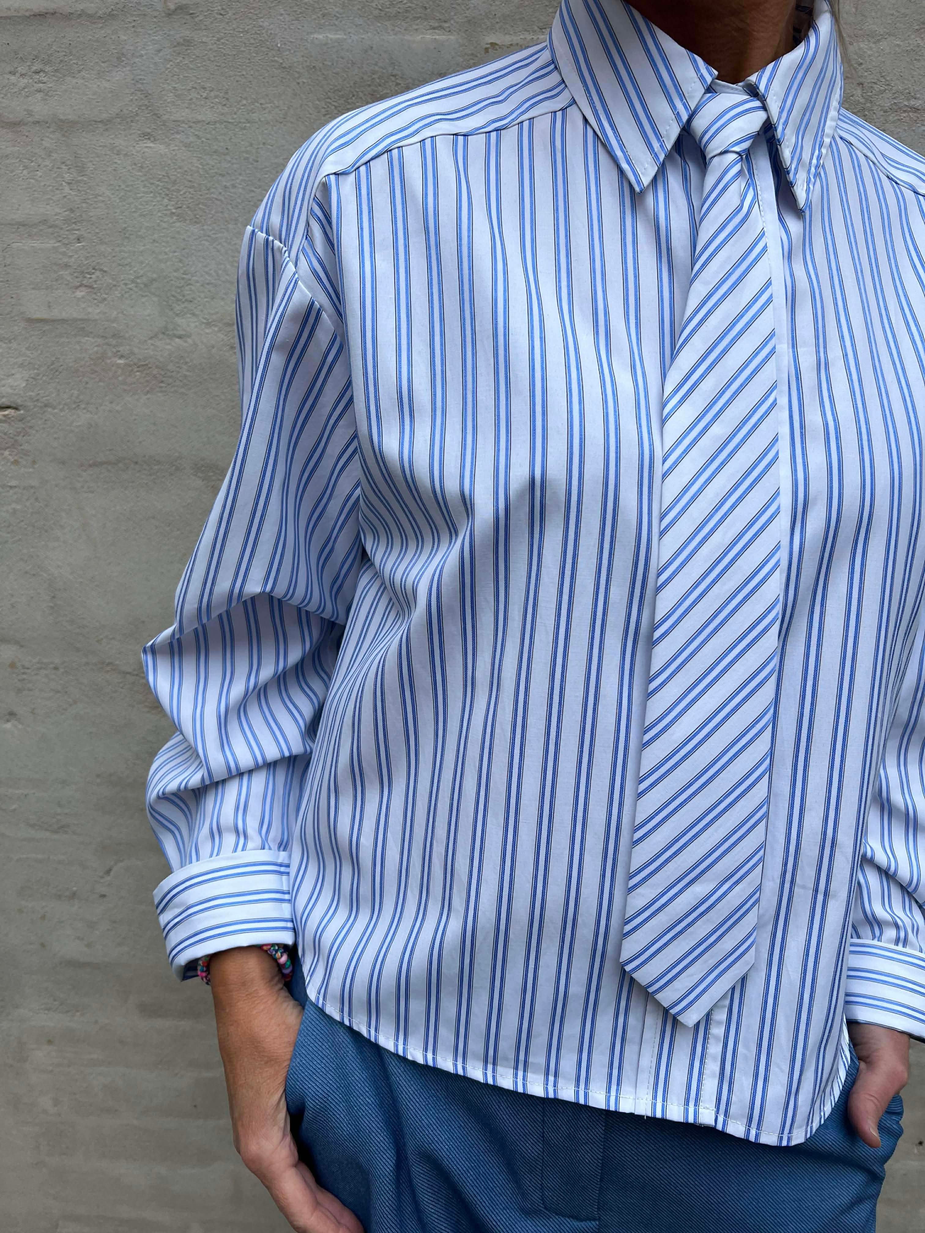 DevinCC Stripe Tie Shirt - Blue