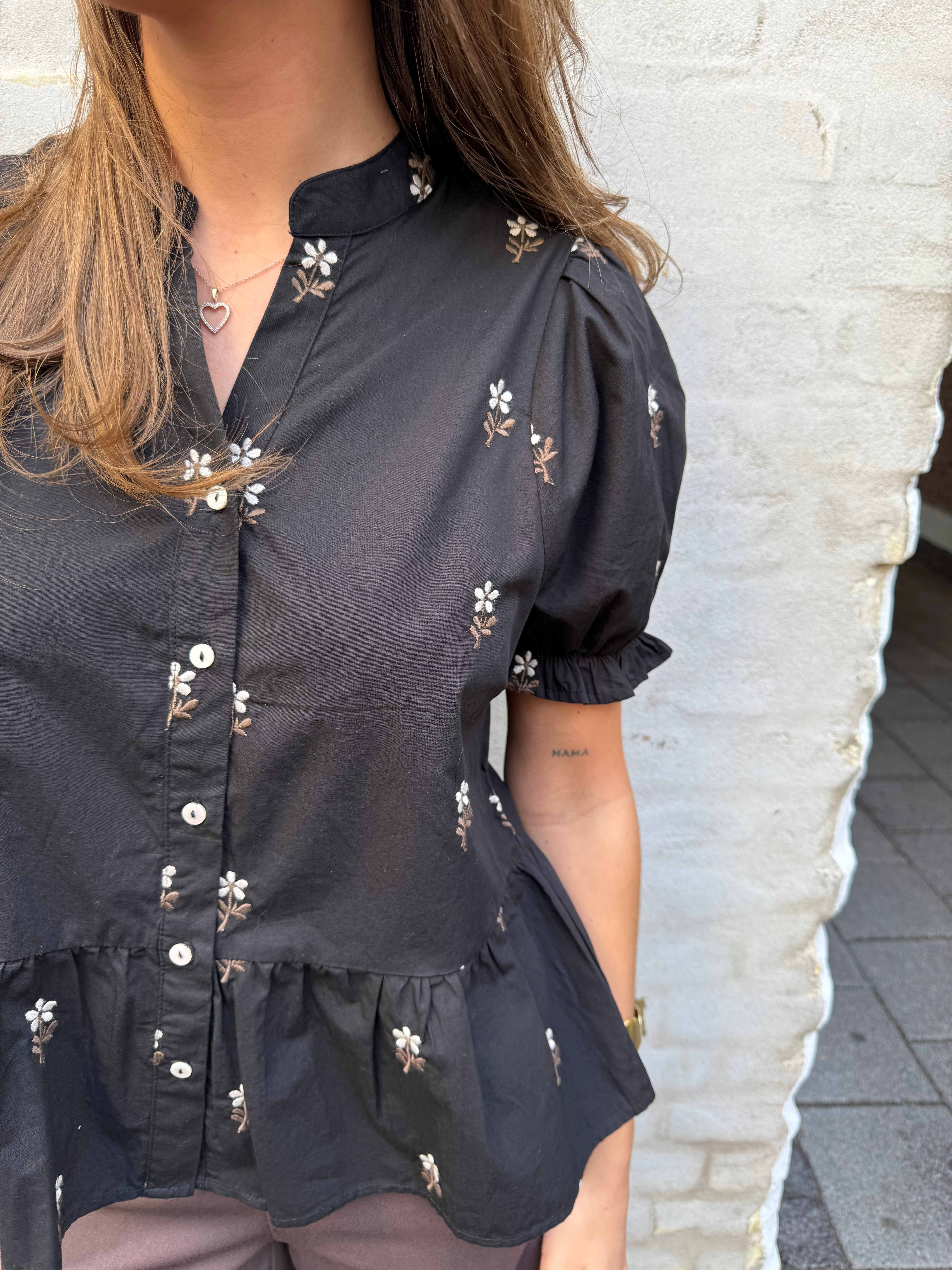 Savy Flower Blouse - Black