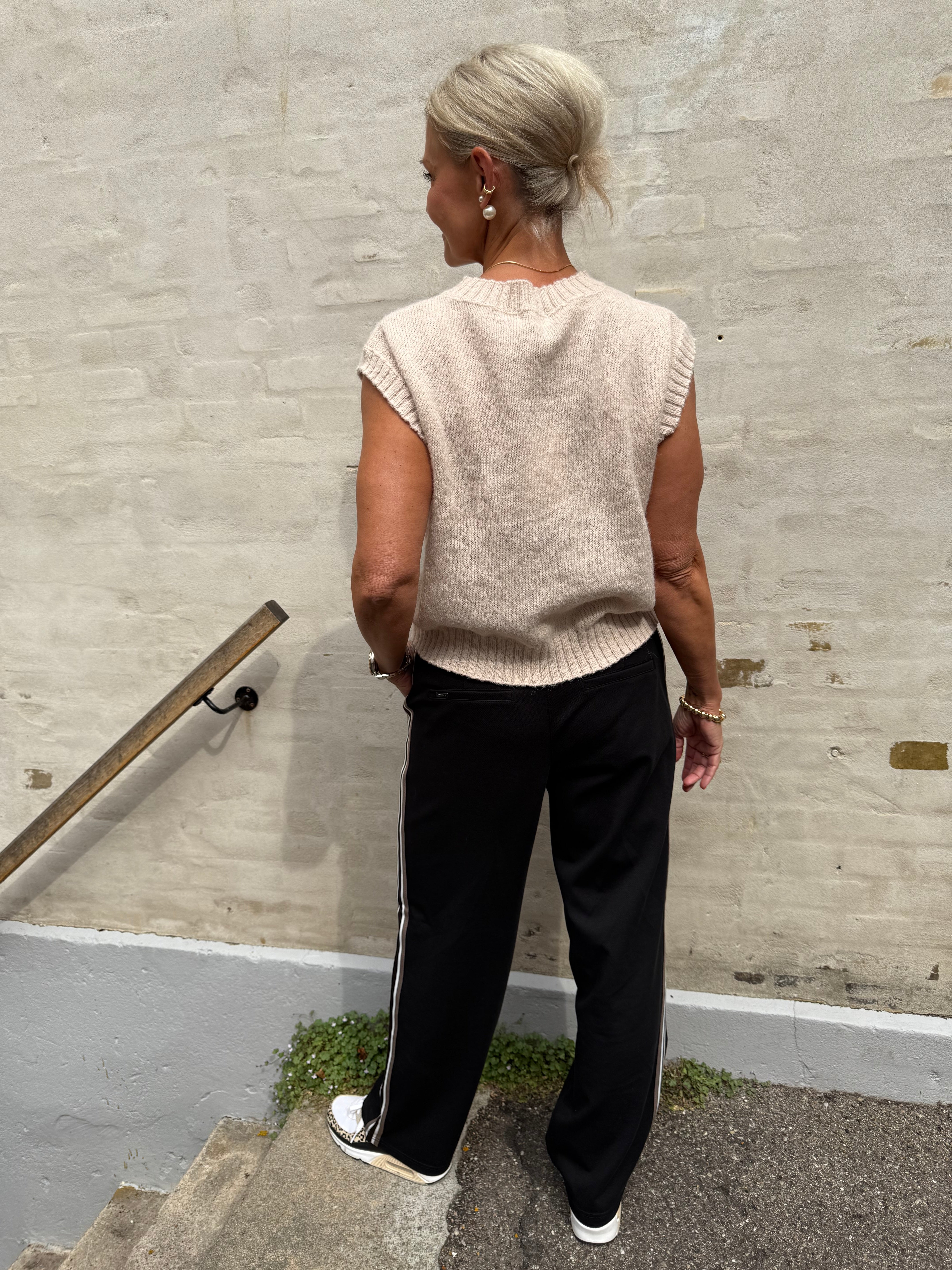 SIGRID LIFE S/L VEST - Cement