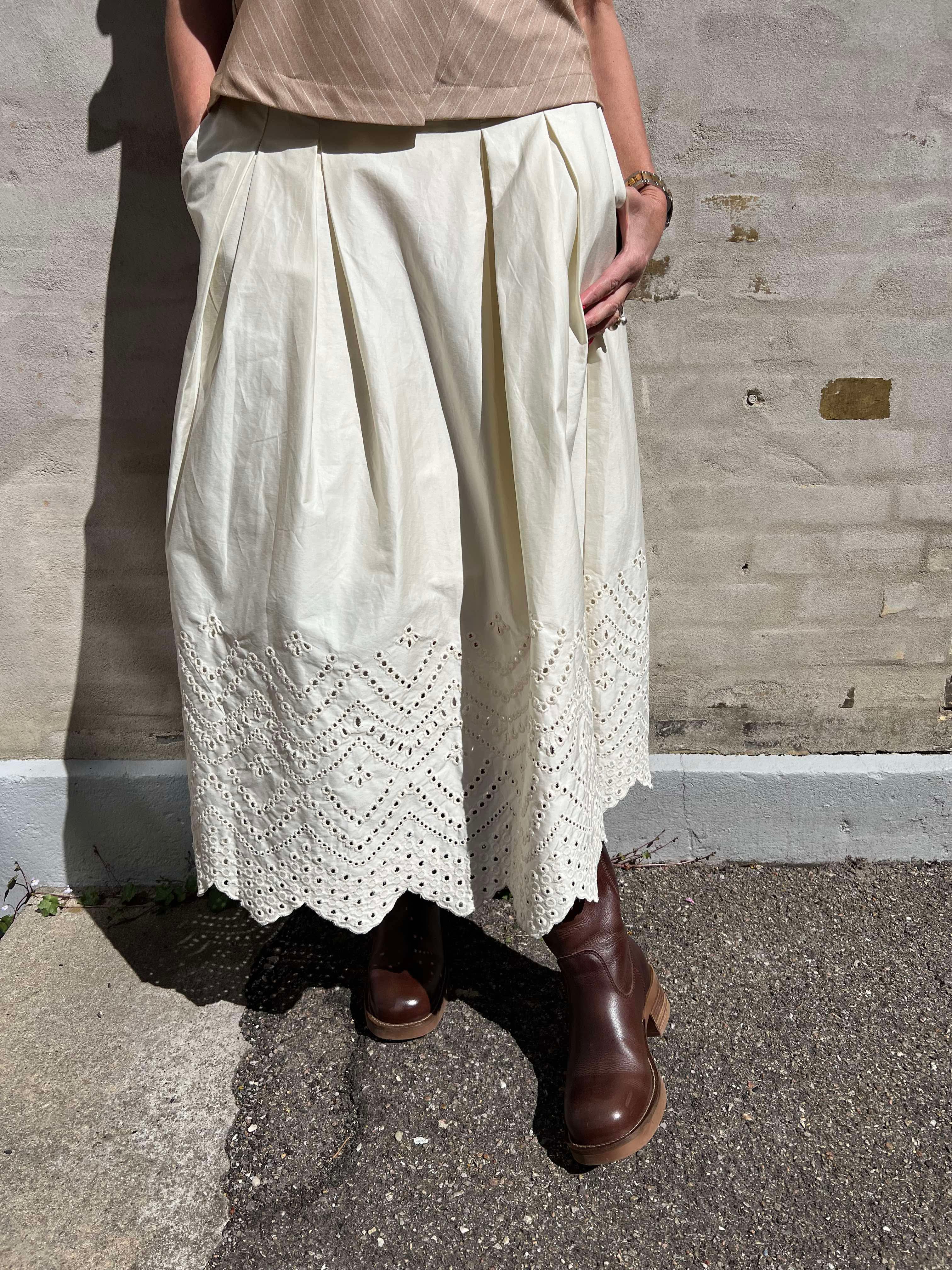 Poppy Anglaise Skirt Bone
