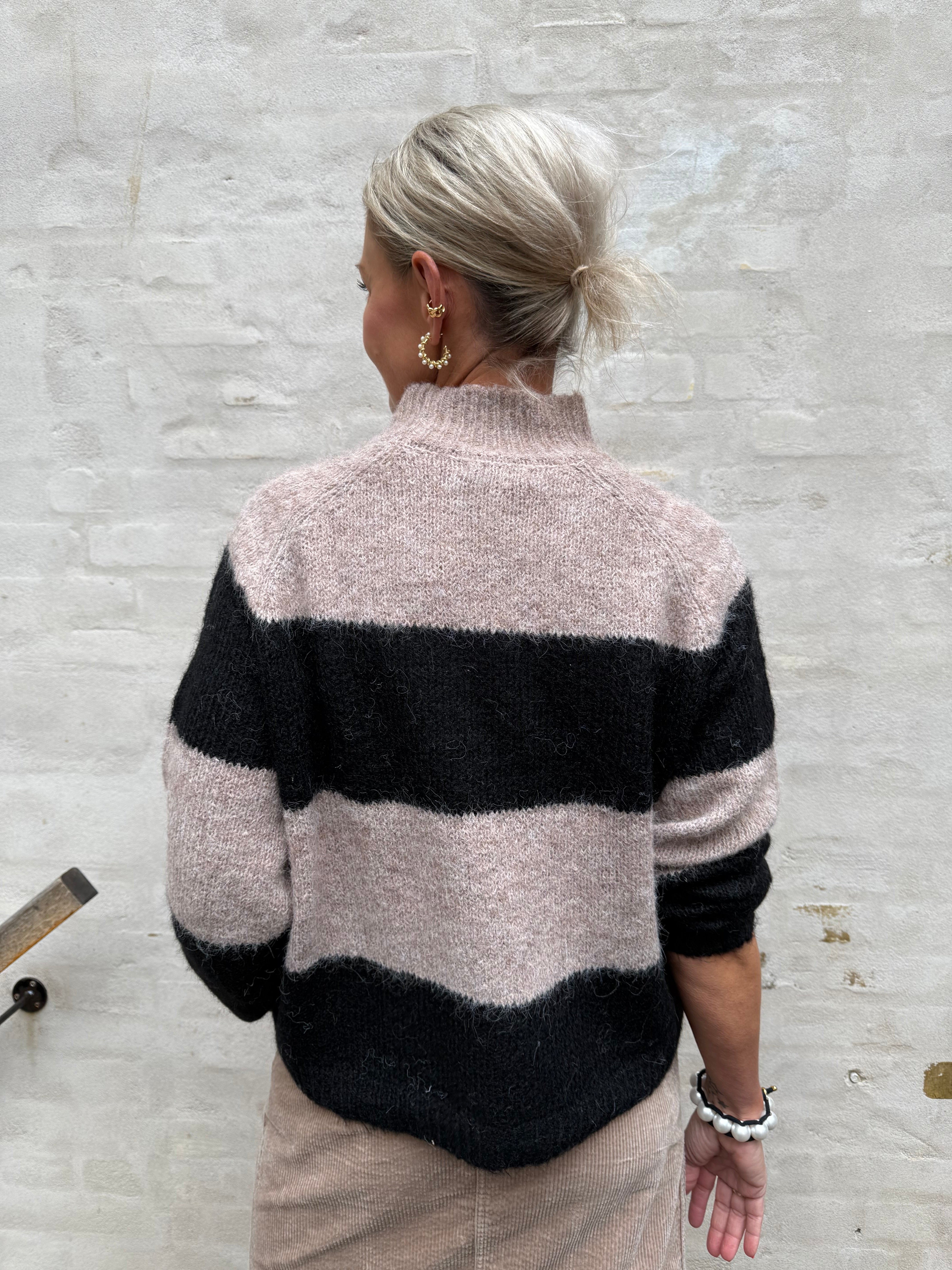 ZOEY LIFE L/S RAGLAN PULLOVER - Chateau Gray BLACK