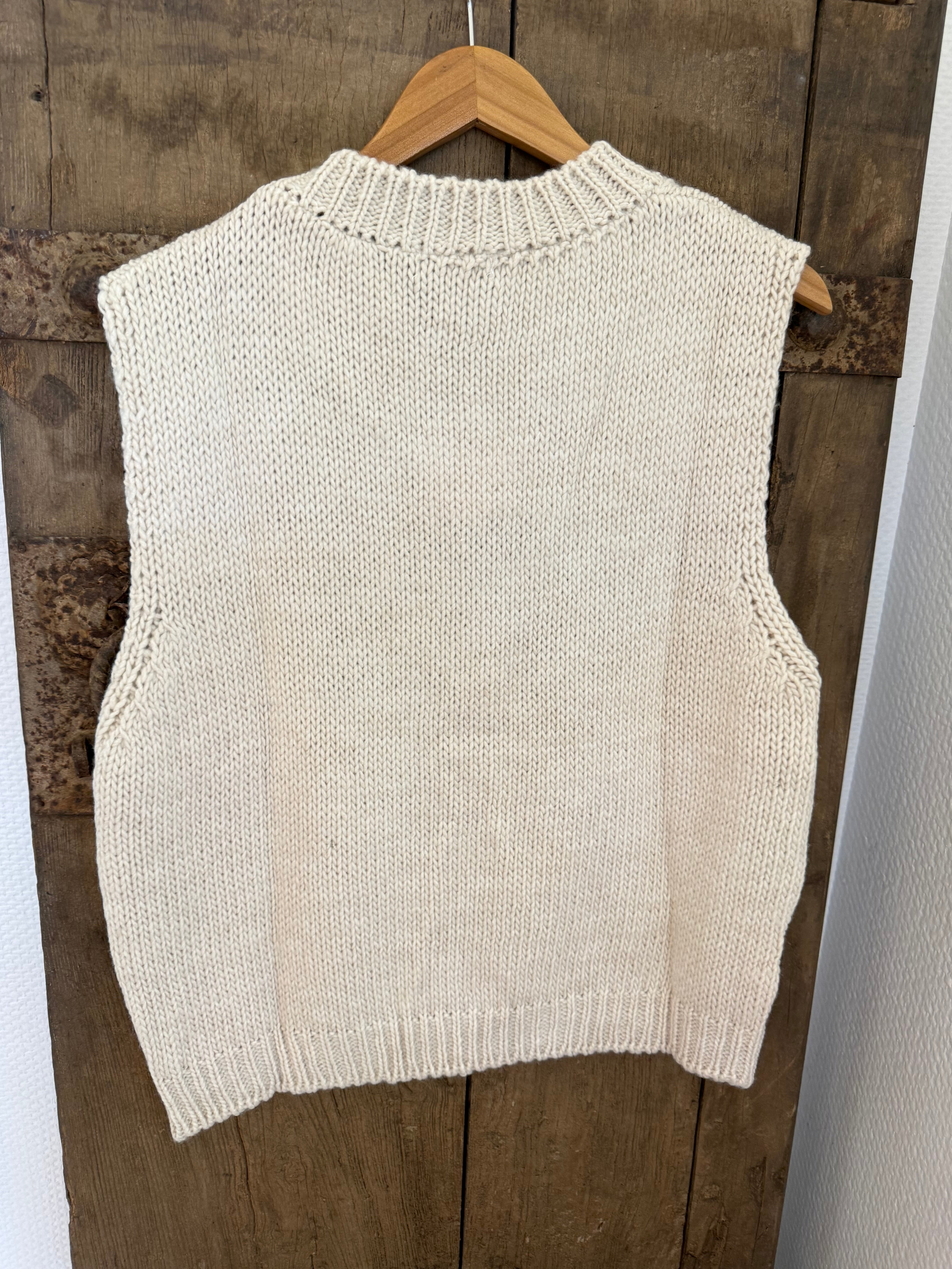 Lobster V-neck Knit Vest - Off White/Morro