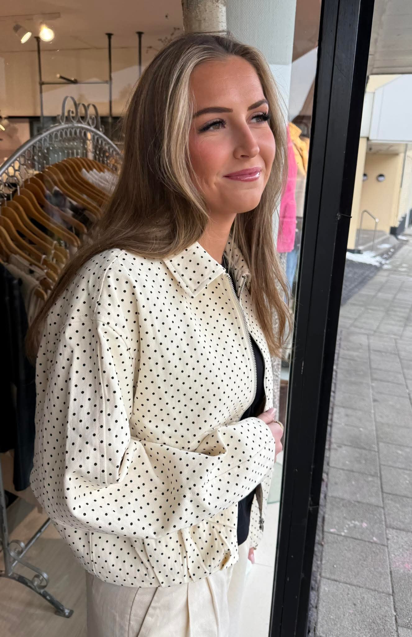 DoveGO Jacket - Creme Black Dots