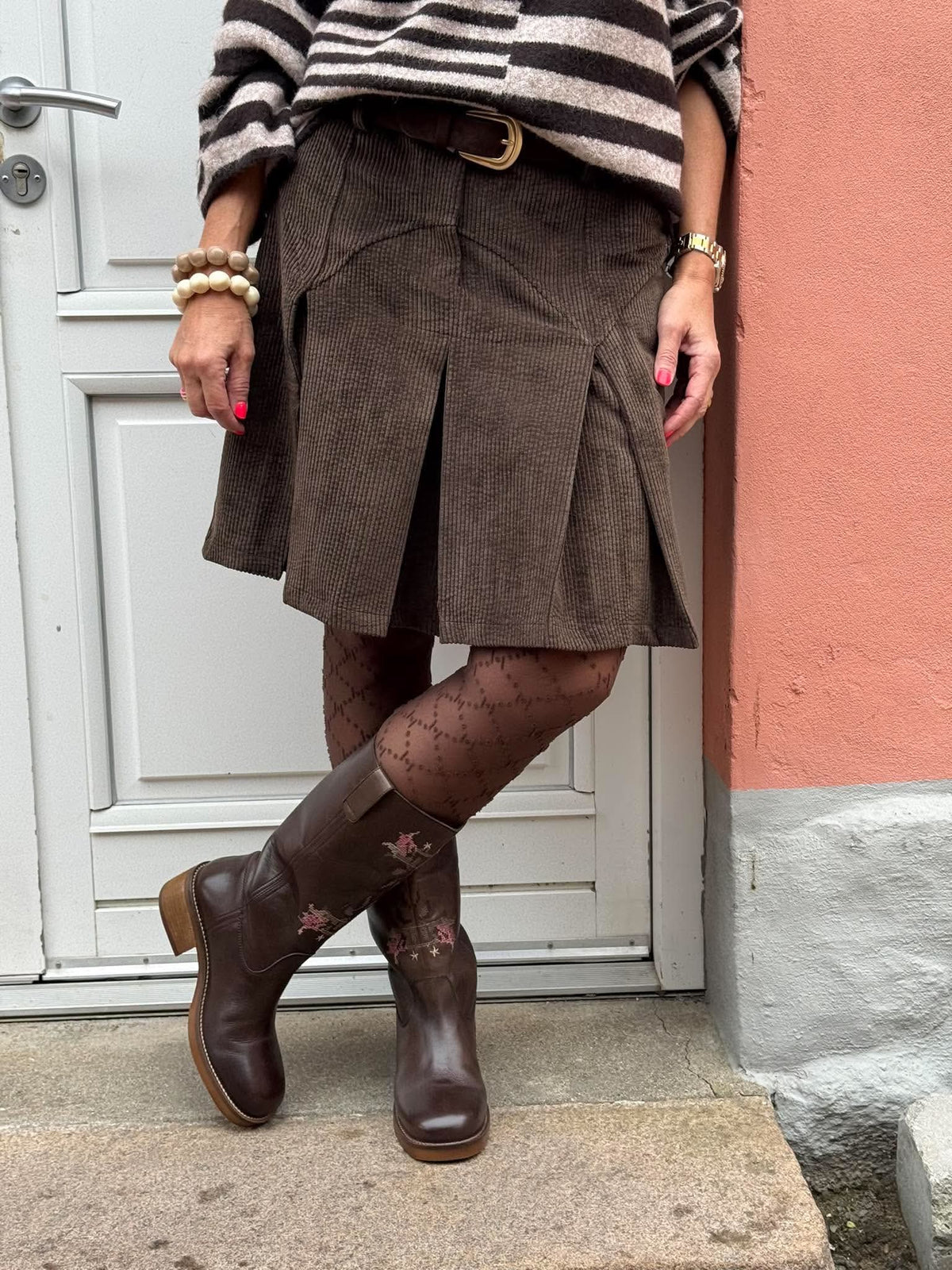About Us - Brown