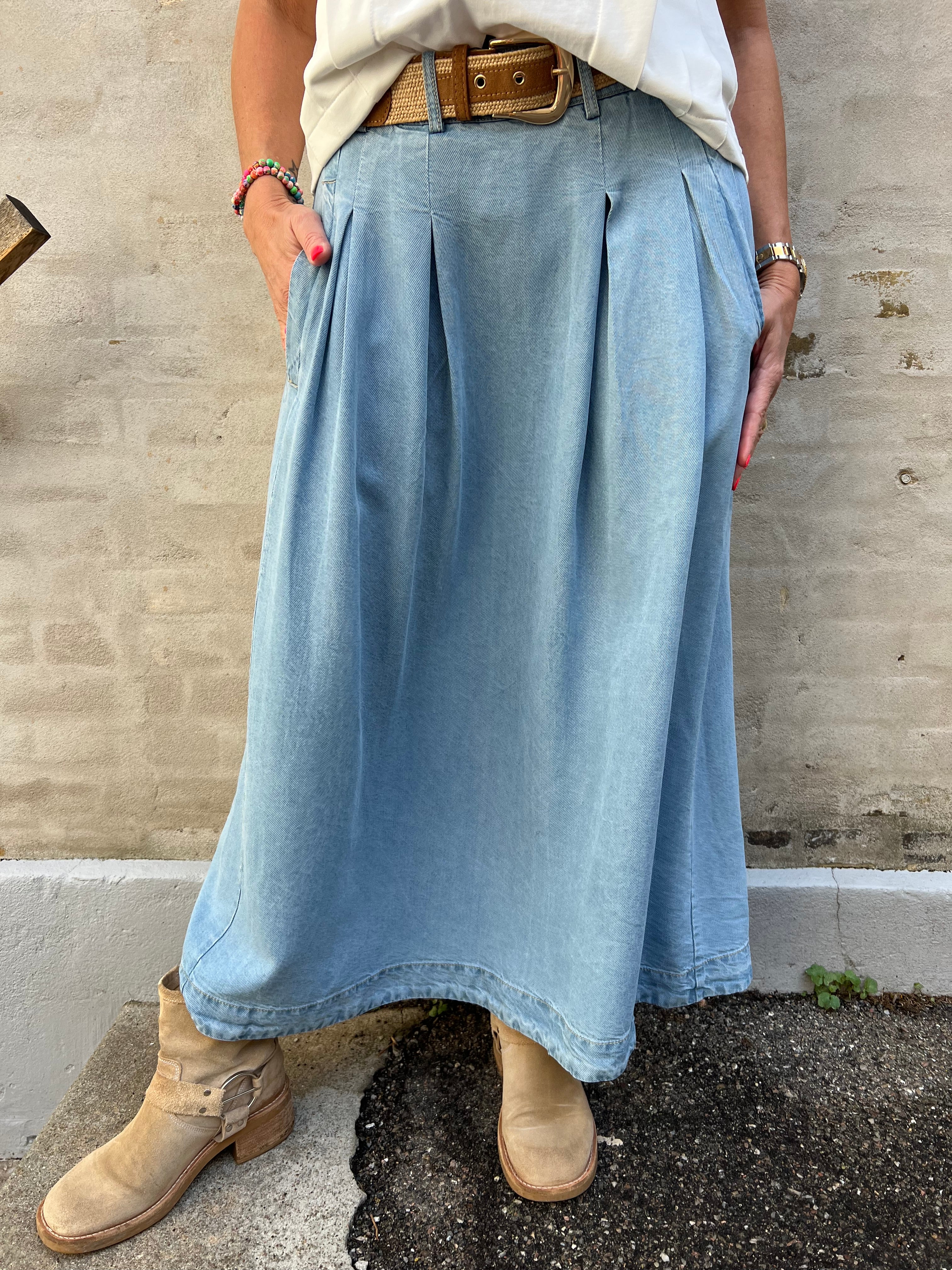 Tilly CC Anya Pleat Skirt - Fade Denim