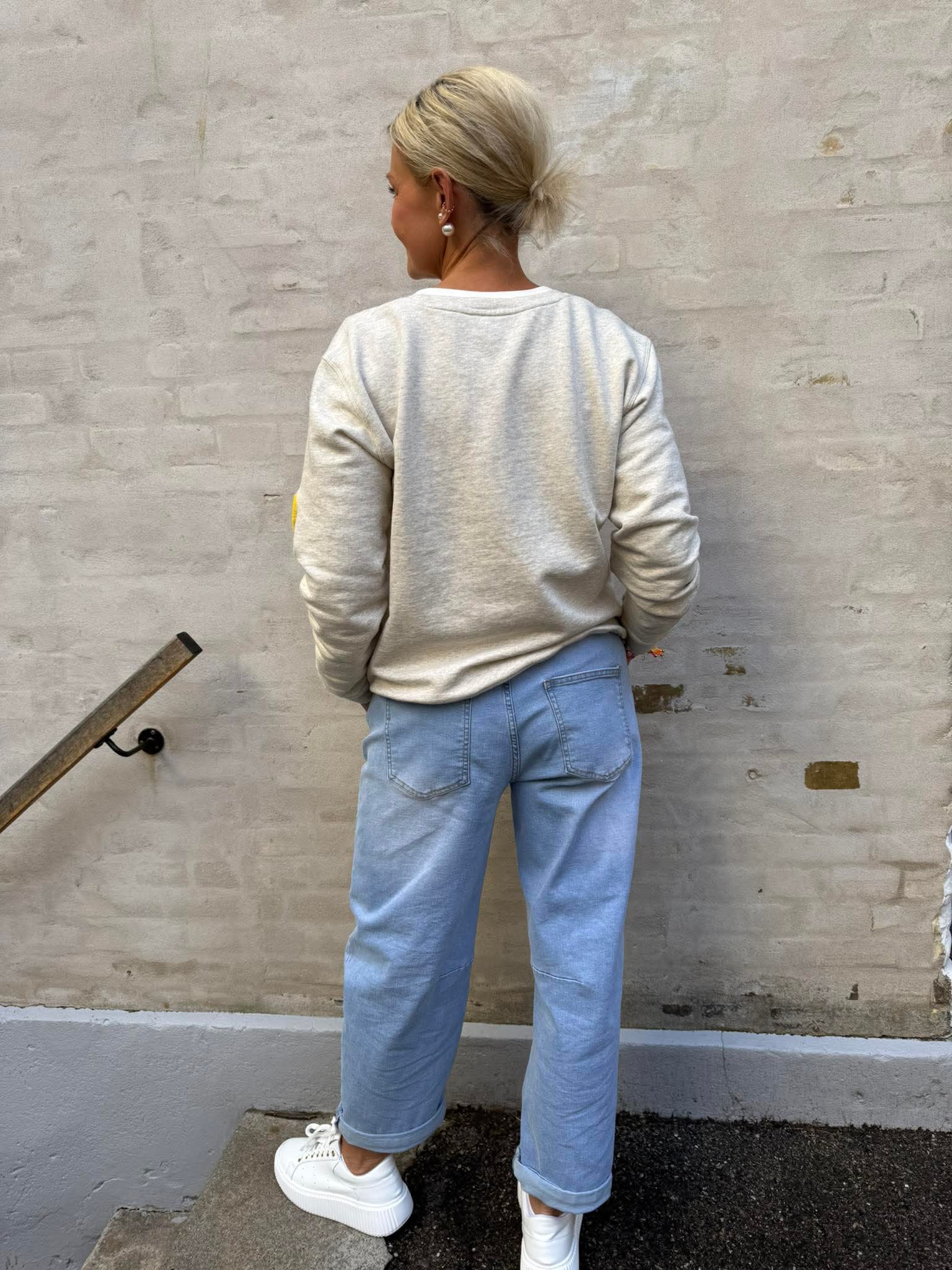 Sweat LOVE - Auora rosa med orange broderi klassiker