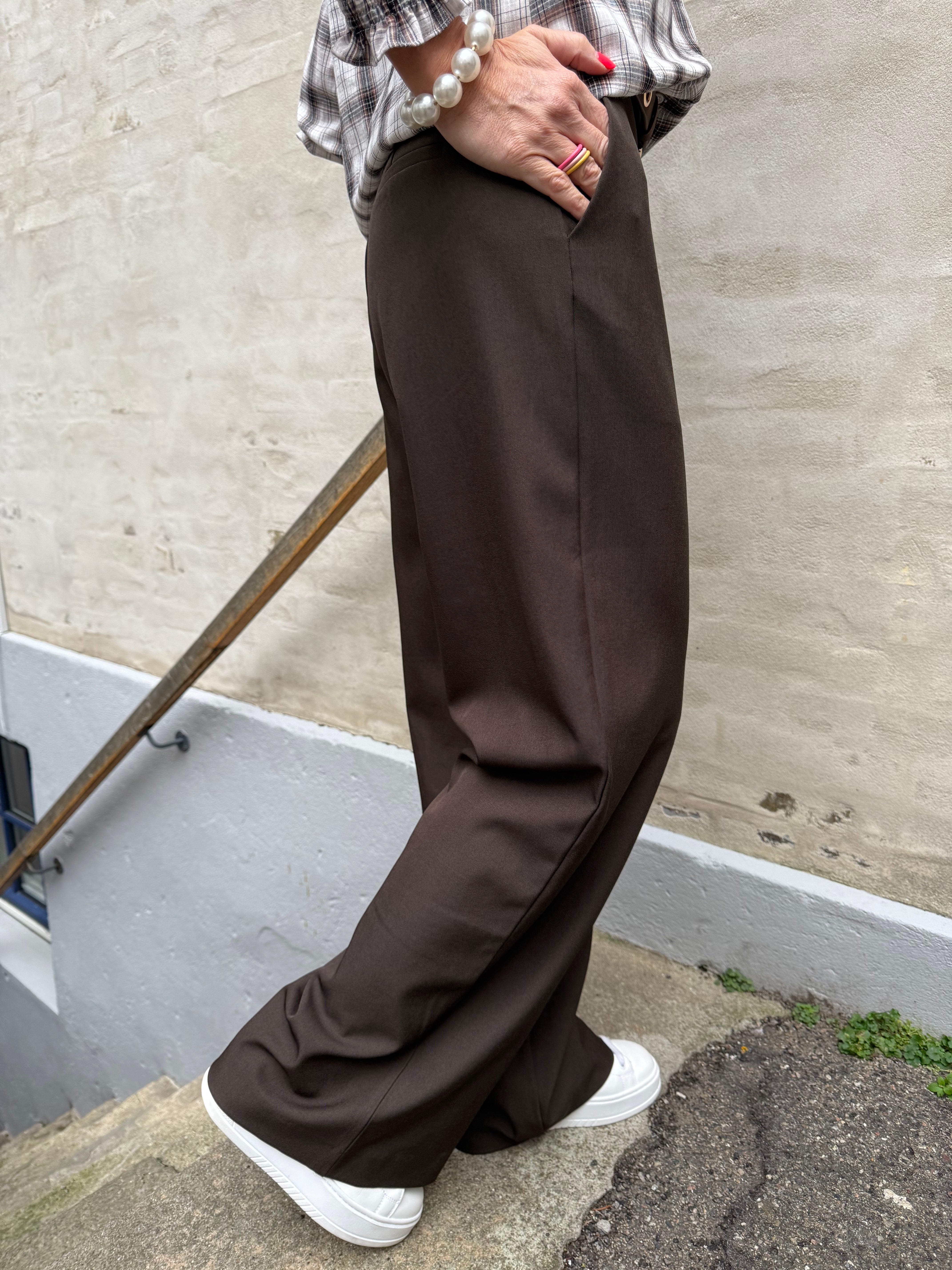 Emmett Structure Pants - Dark Brown