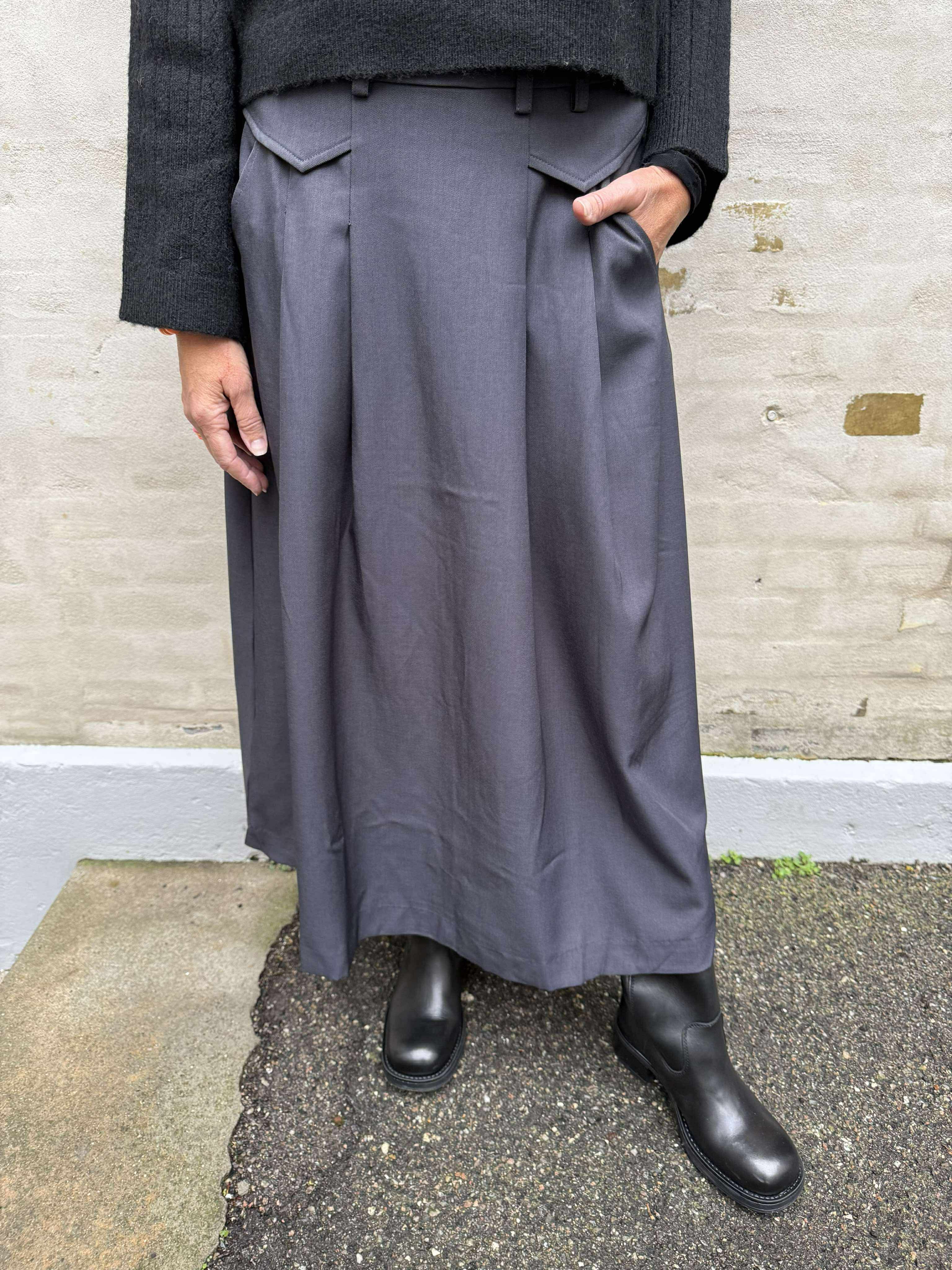 LunaCC Pocket Pleat Skirt - Mid Grey