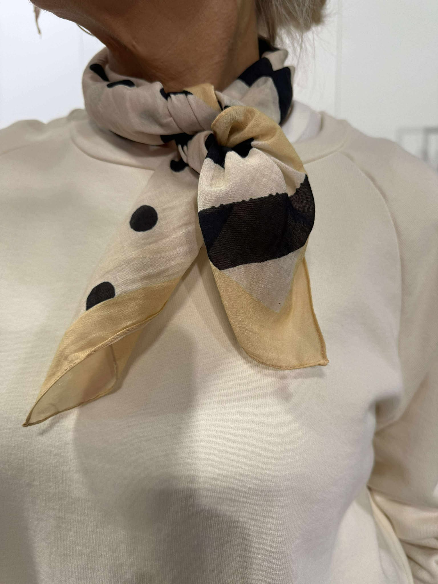 PREORDER-ESTELLE mini scarf - Creme