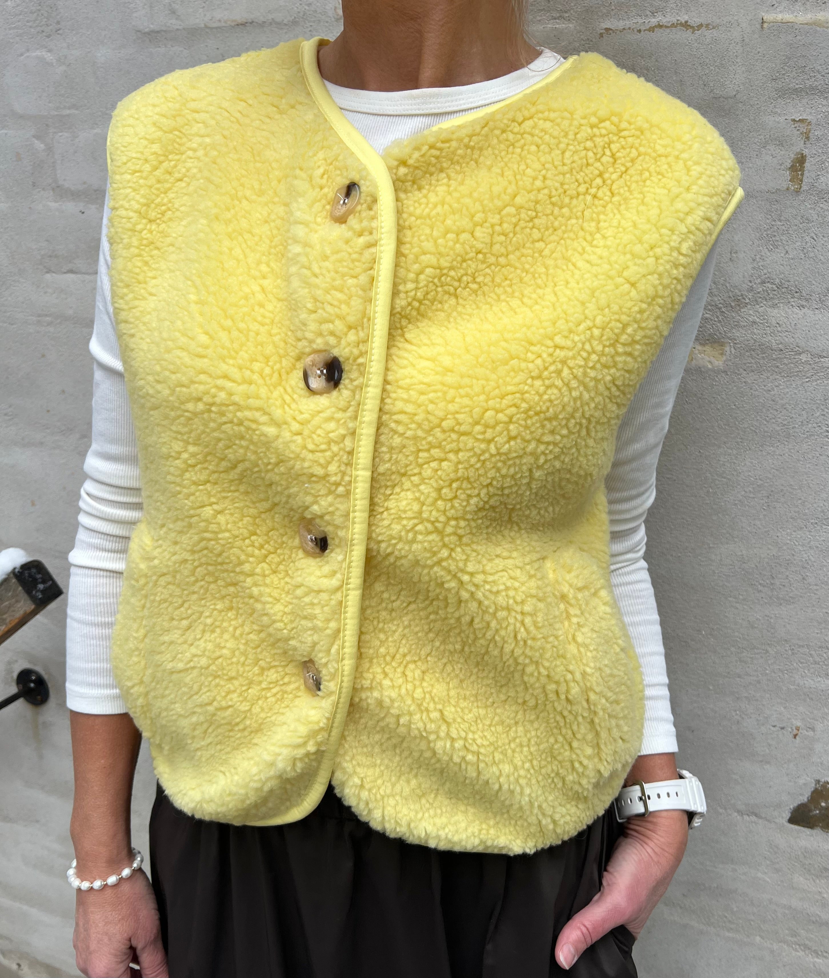 Molly Teddy Vest - Yellow